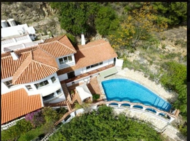Casa de 4 Dormitorios y 4 Baños en alquiler en Mijas Pueblo