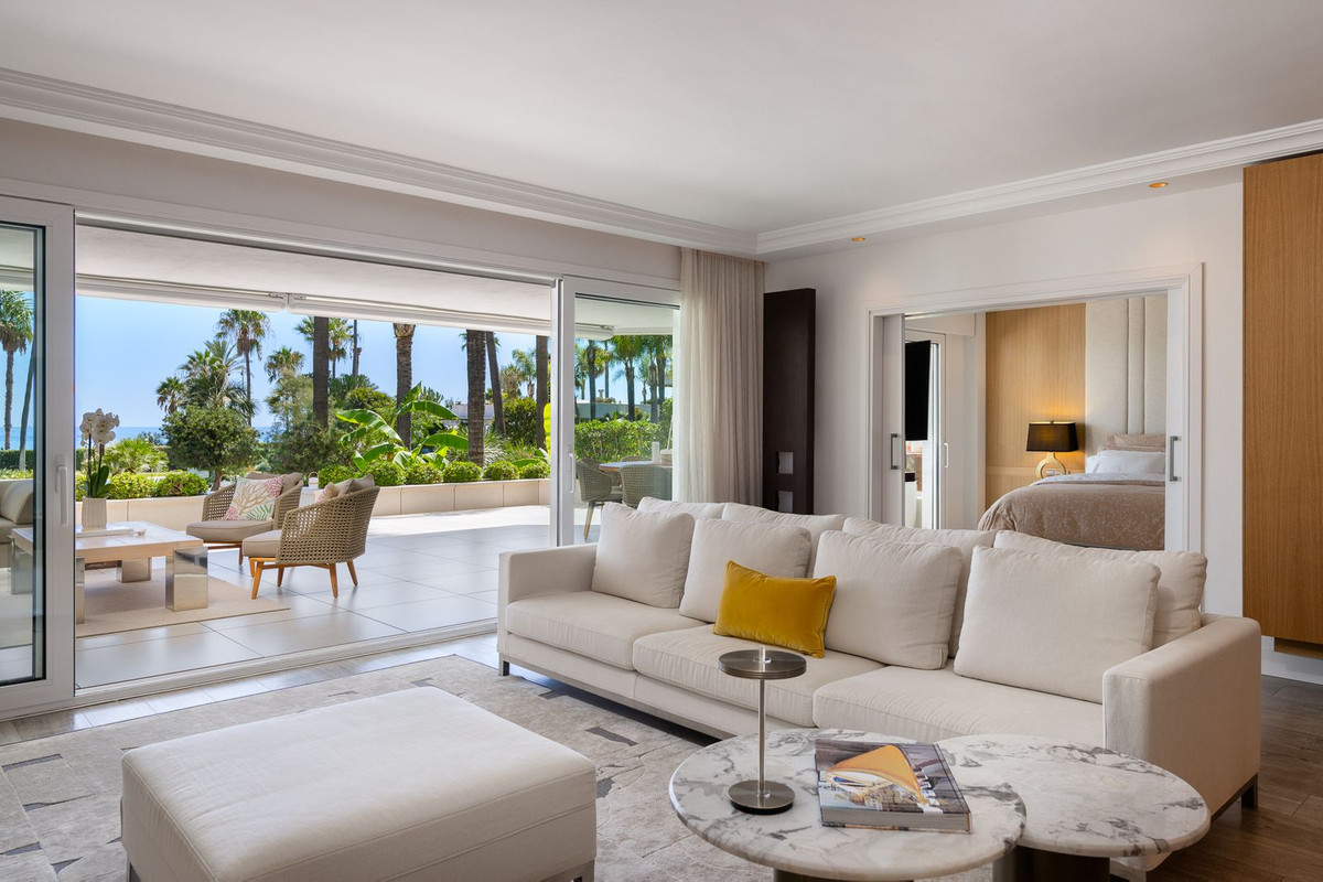 Piso de 3 Dormitorios y 3 Baños en venta en Puerto Banús, Marbella