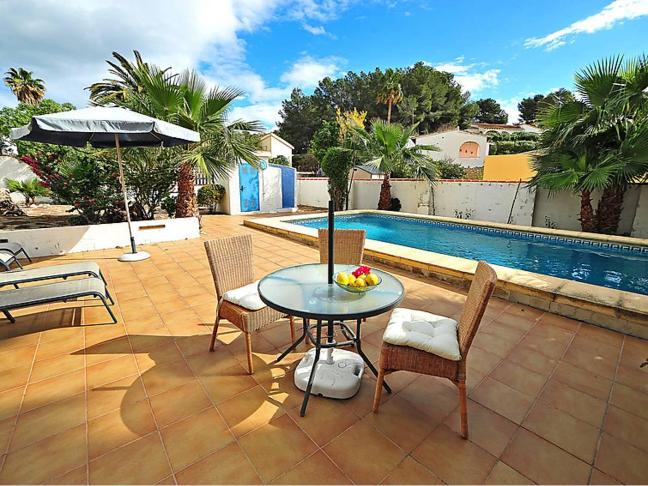 Casa Adosada de 2 Dormitorios y 1 Baño en alquiler vacacional en Moraira