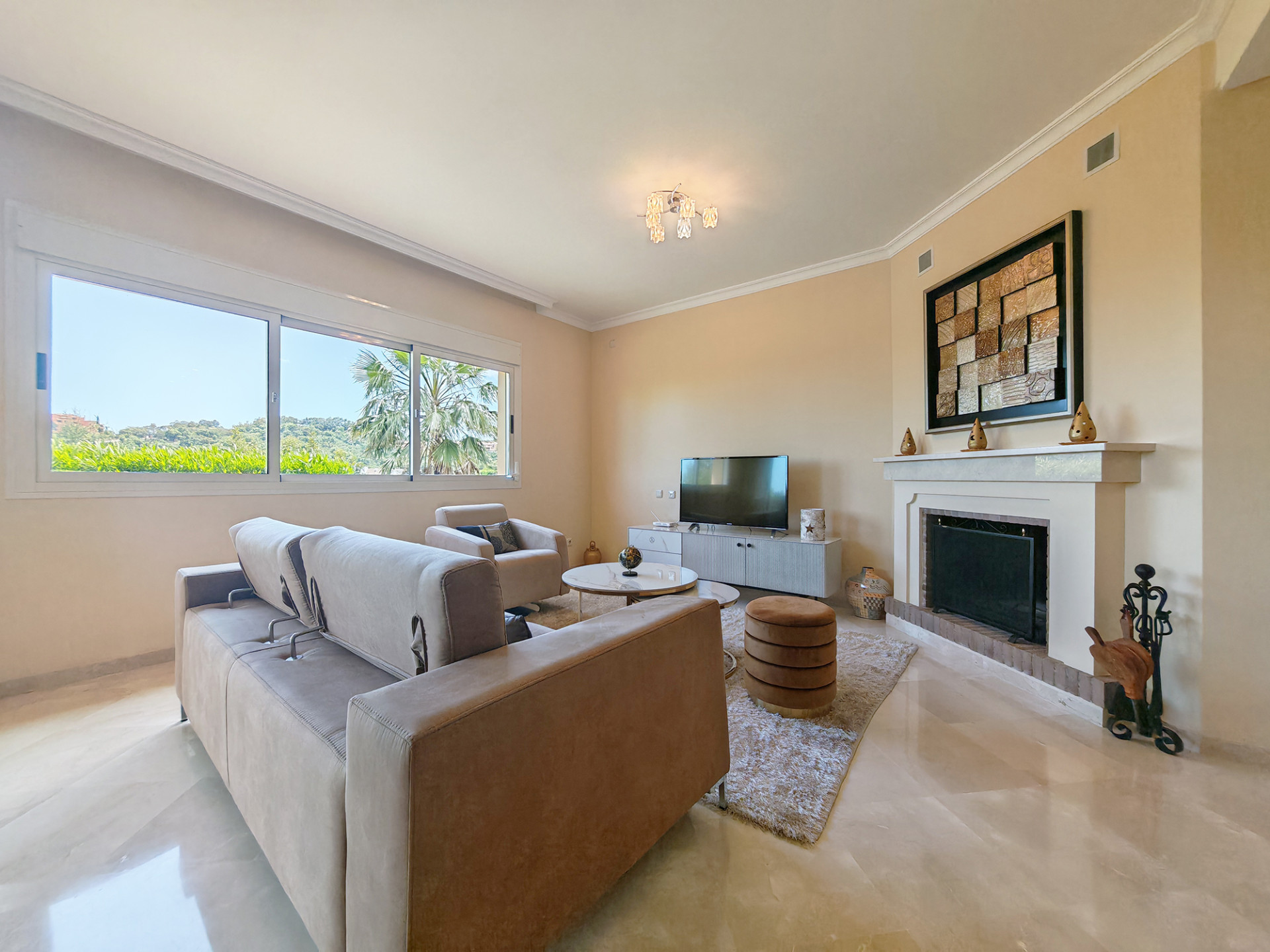 2 спални - Апартамент за продажба в La Mairena, Marbella