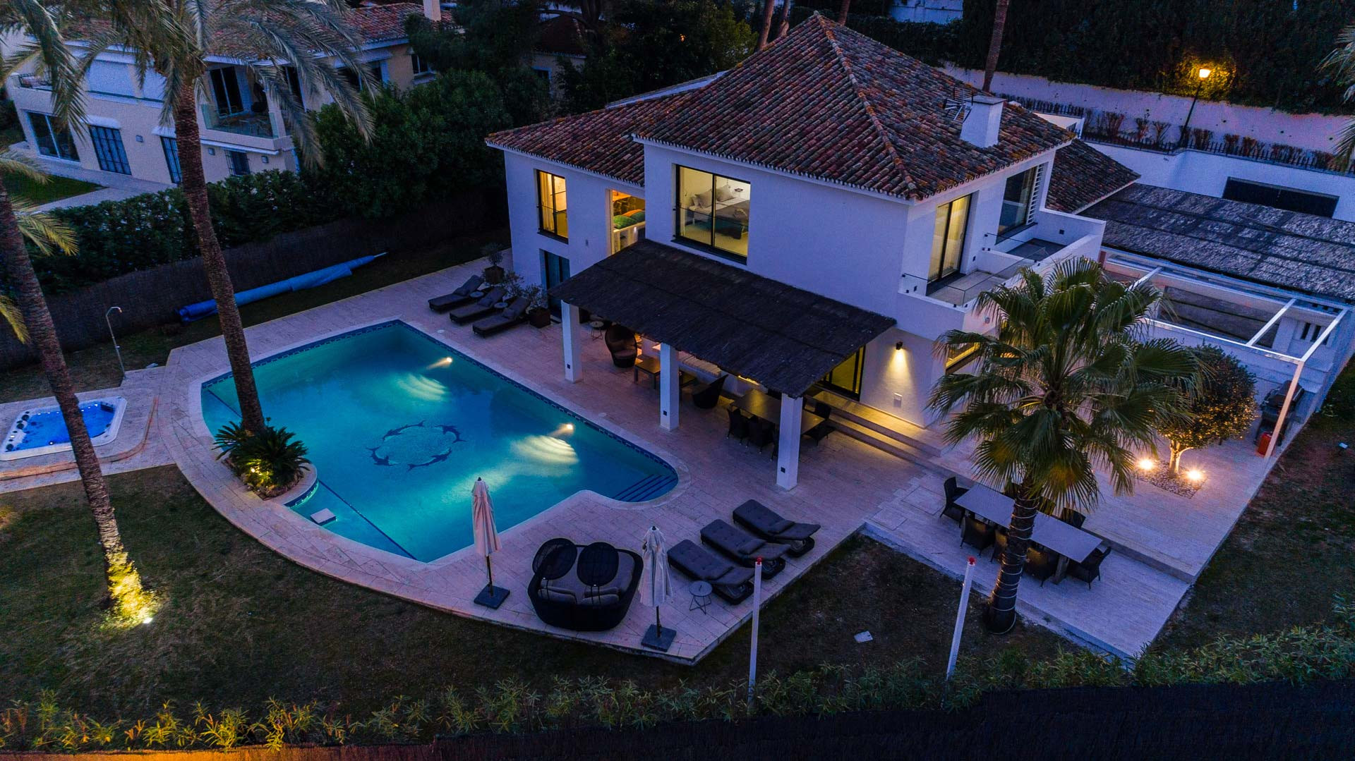 Casa de 5 Dormitorios y 5 Baños en alquiler vacacional en Nueva Andalucía