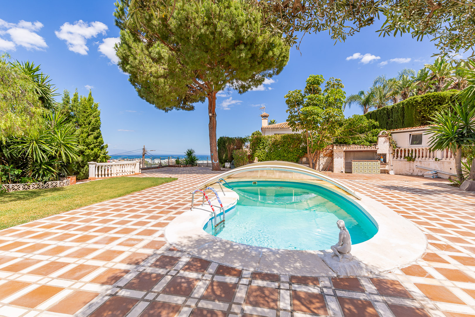 Casa de 4 Dormitorios y 4 Baños en venta en Torremolinos