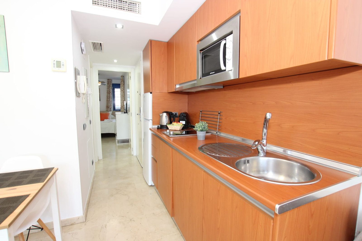 Piso de 1 Dormitorio y 1 Baño en venta en Benalmádena