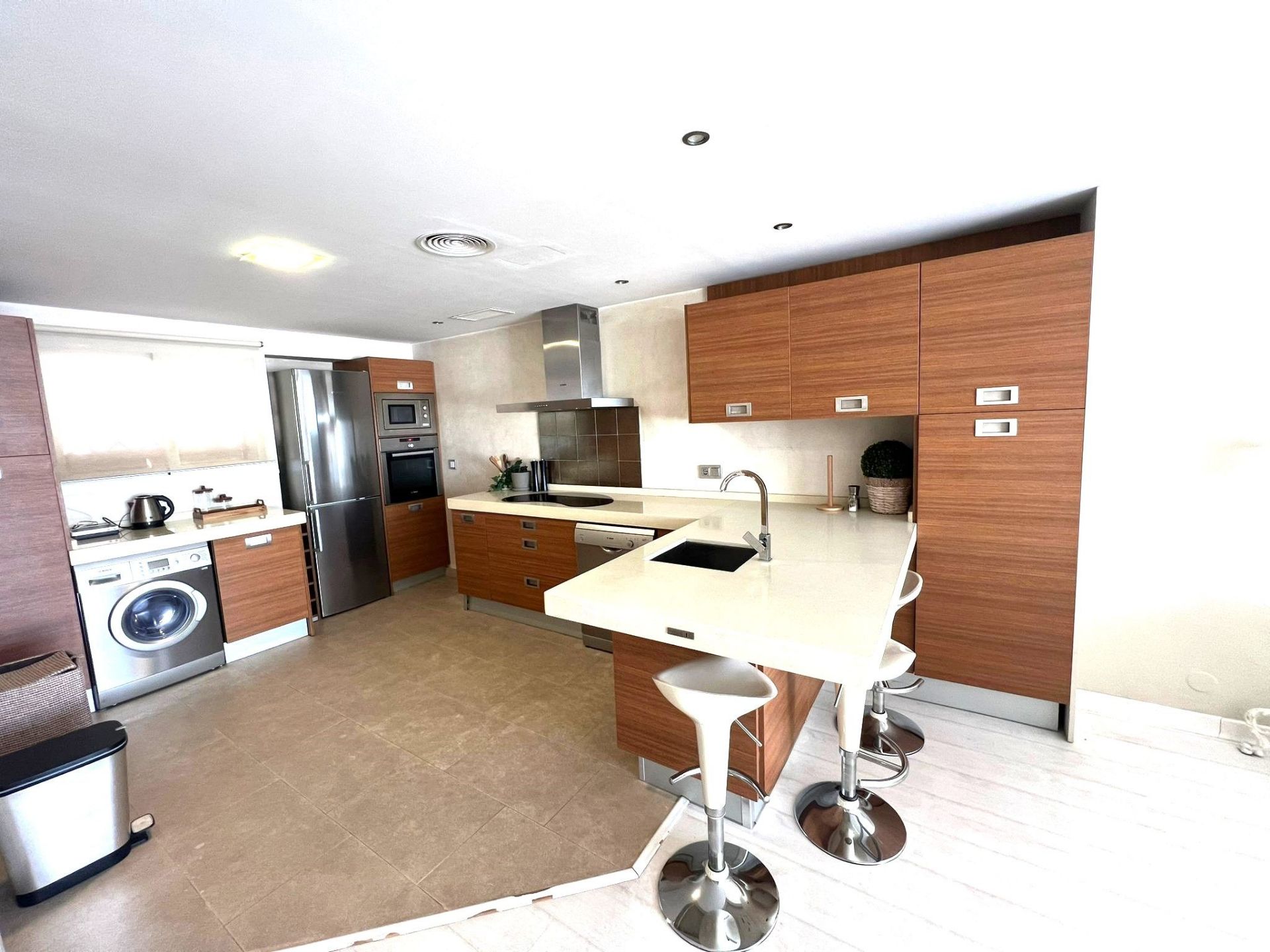 3 спални, 2 бани - Апартамент за продажба в Puerto Banus, Marbella