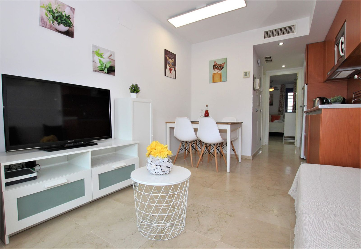 Piso de 1 Dormitorio y 1 Baño en venta en Benalmádena