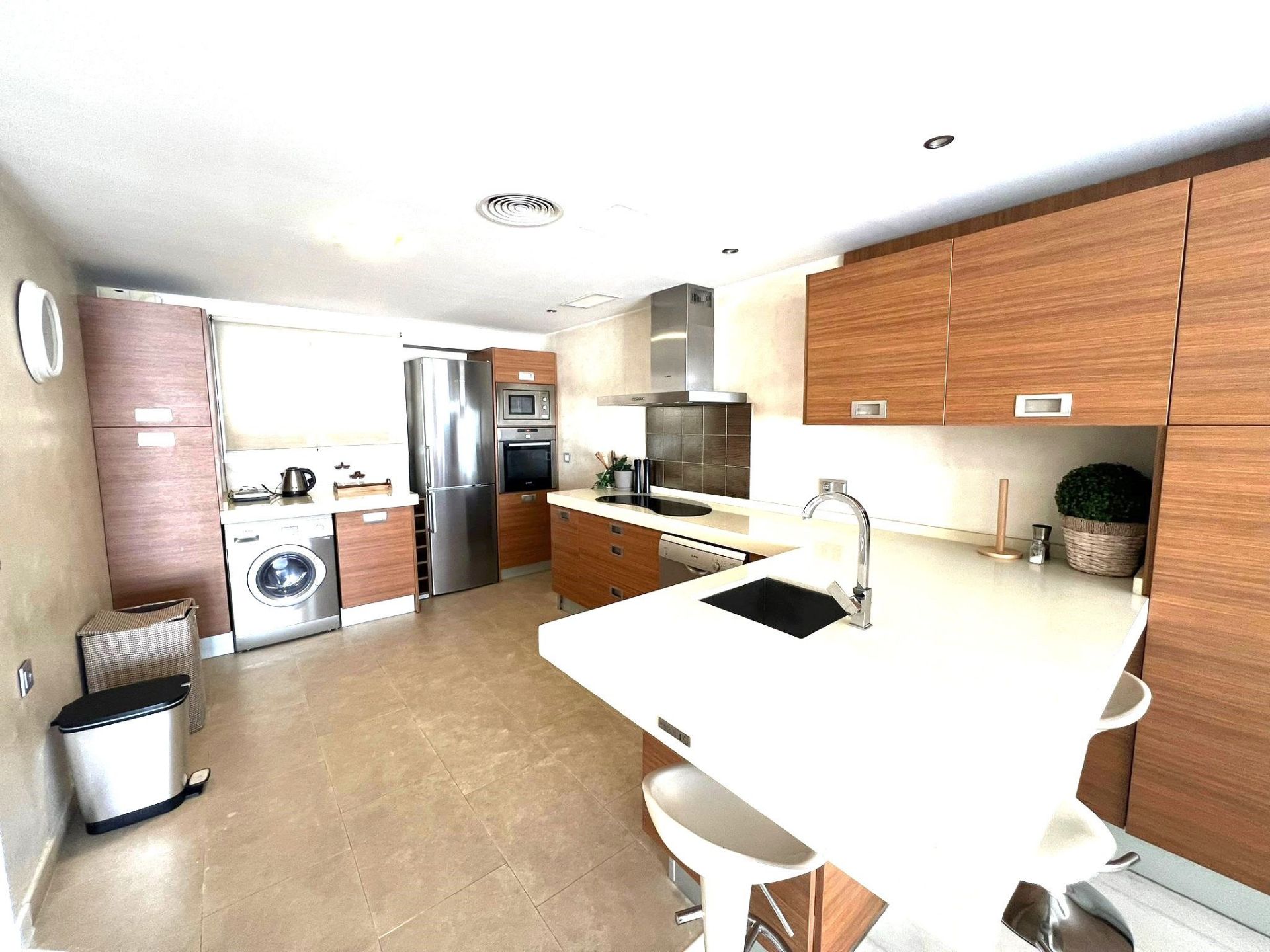 3 спални, 2 бани - Апартамент за продажба в Puerto Banus, Marbella