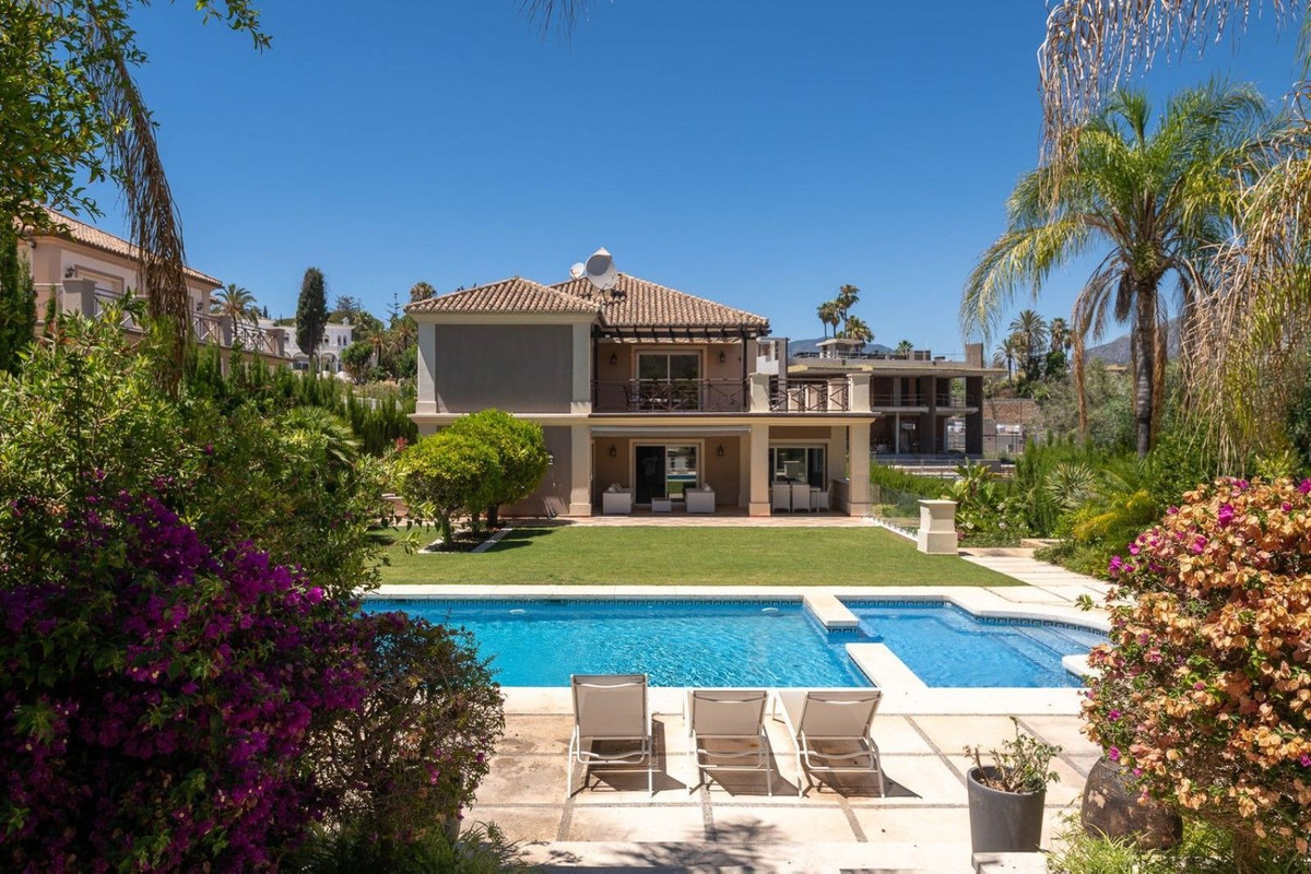 6 спални - Вила за продажба в Puerto Banus, Marbella