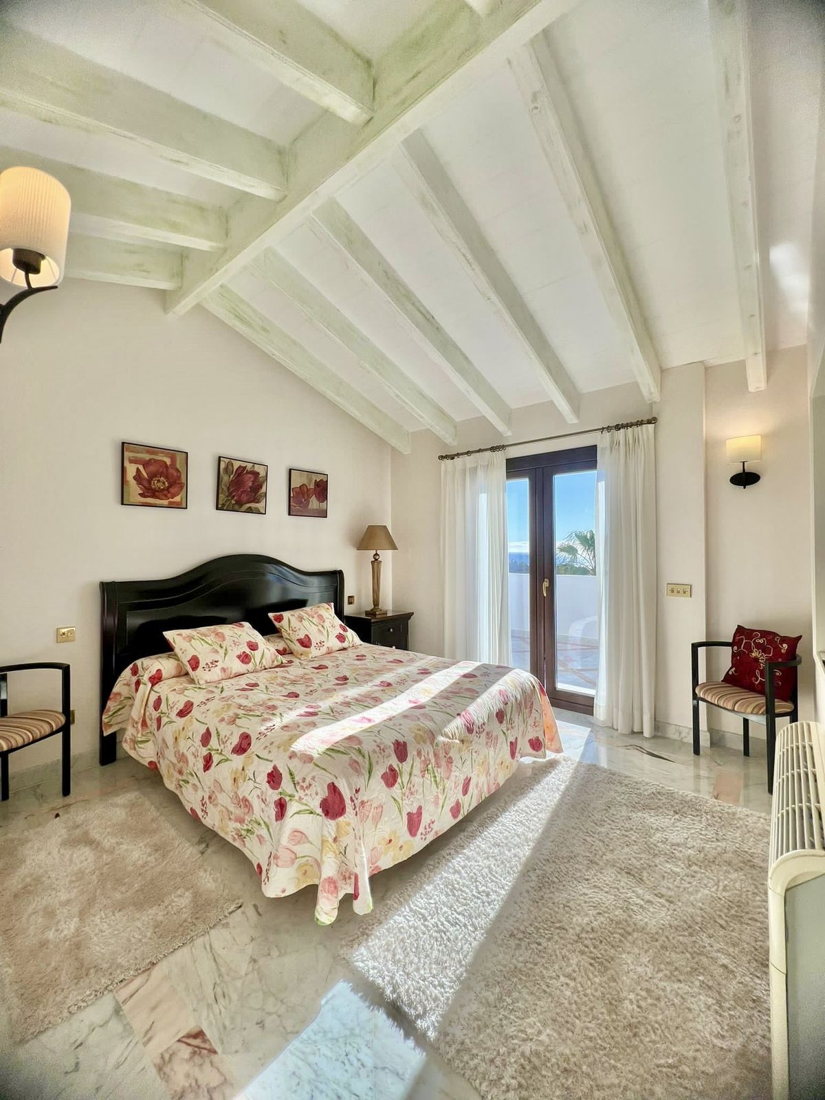 4 Bed, 4 Bath - Penthouse for Sale in Sierra Blanca, Marbella