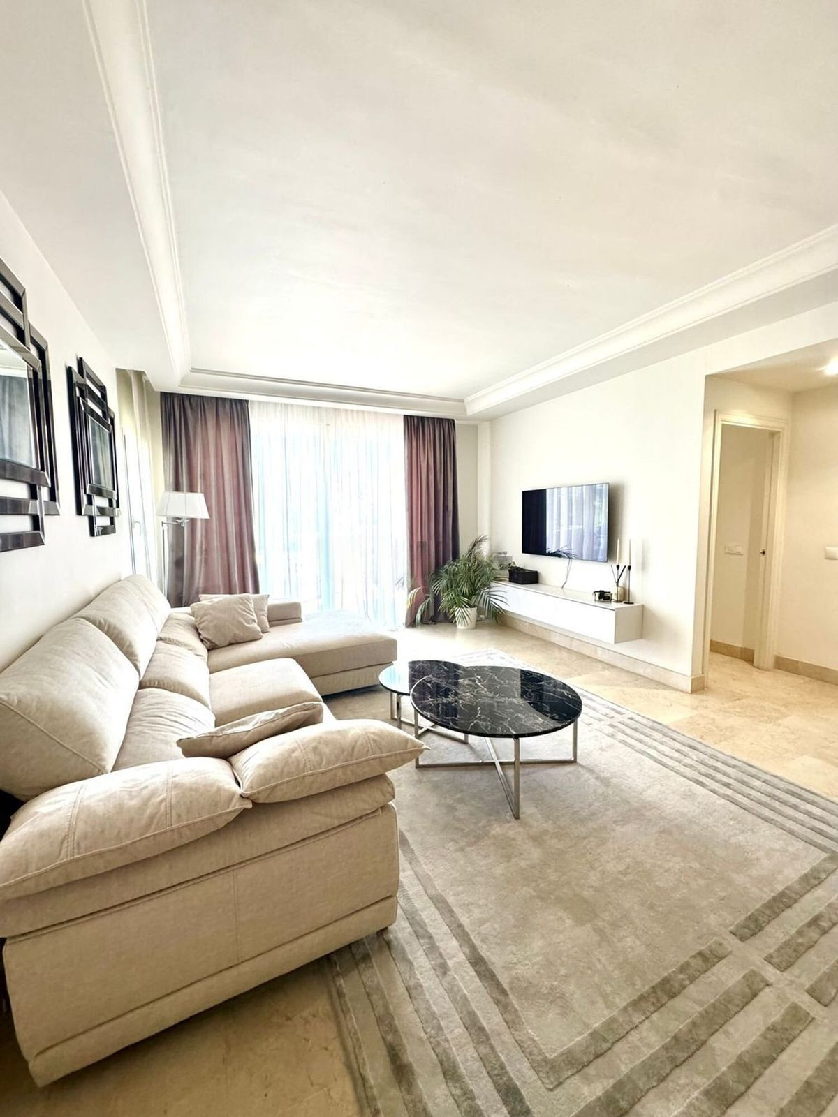 Piso de 2 Dormitorios en venta en Puerto Banús, Marbella