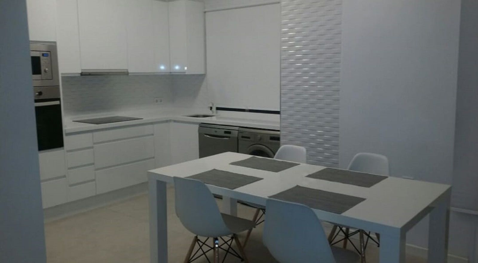Piso de 2 Dormitorios en venta en Calahonda, Mijas