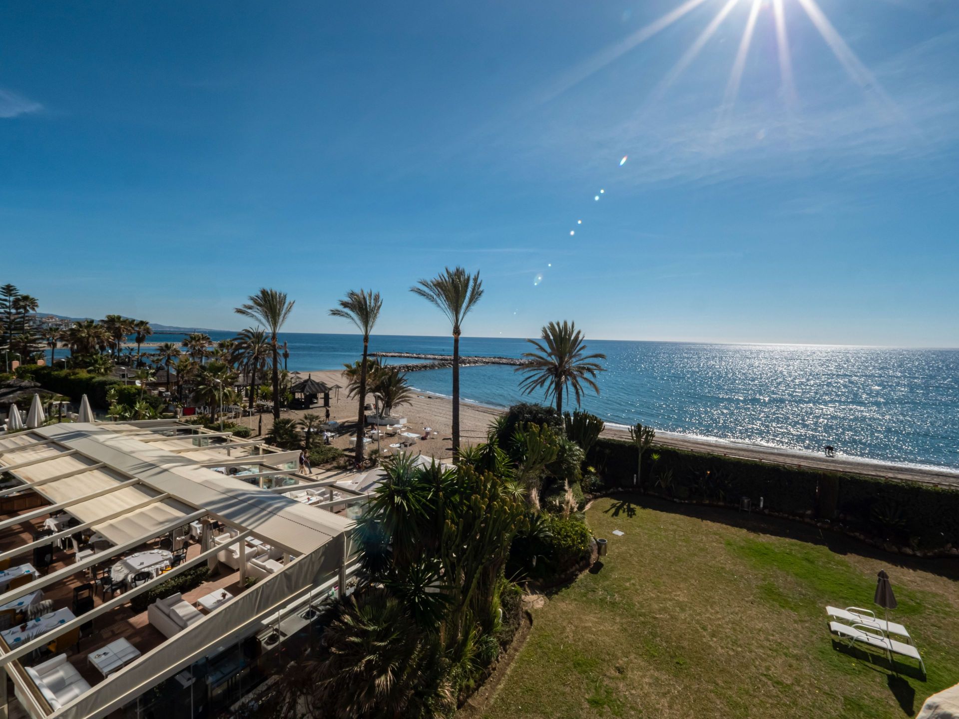 Piso de 2 Dormitorios y 2 Baños en venta en Puerto Banús, Marbella