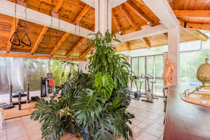 9 спални - Вила за продажба в El Rosario, Marbella