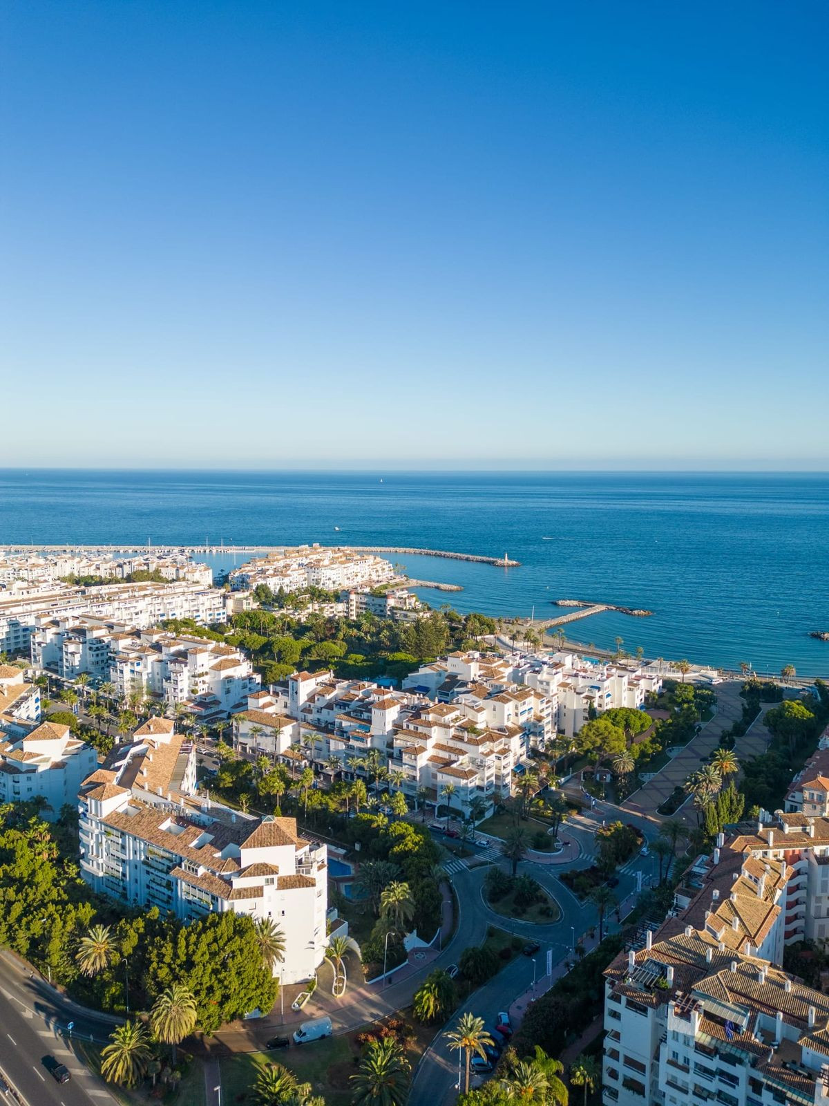 2 Bed - Apartment for Sale in Nueva Andalucia, Marbella