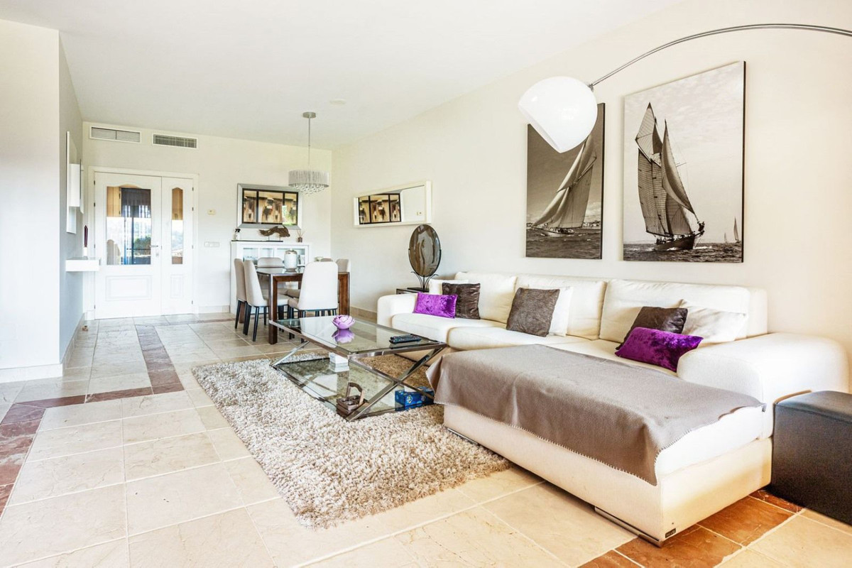 2 спални, 2 бани - Апартамент за продажба в Benahavis Pueblo