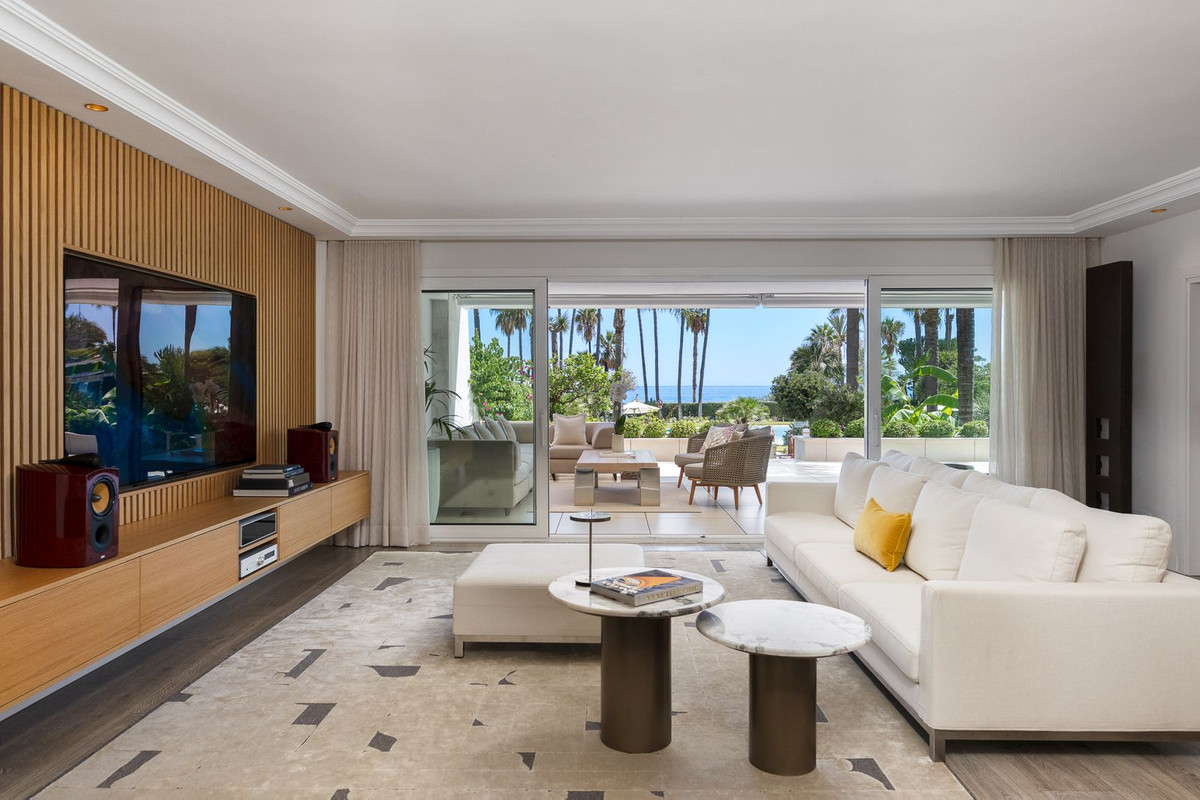 Piso de 3 Dormitorios y 3 Baños en venta en Puerto Banús, Marbella