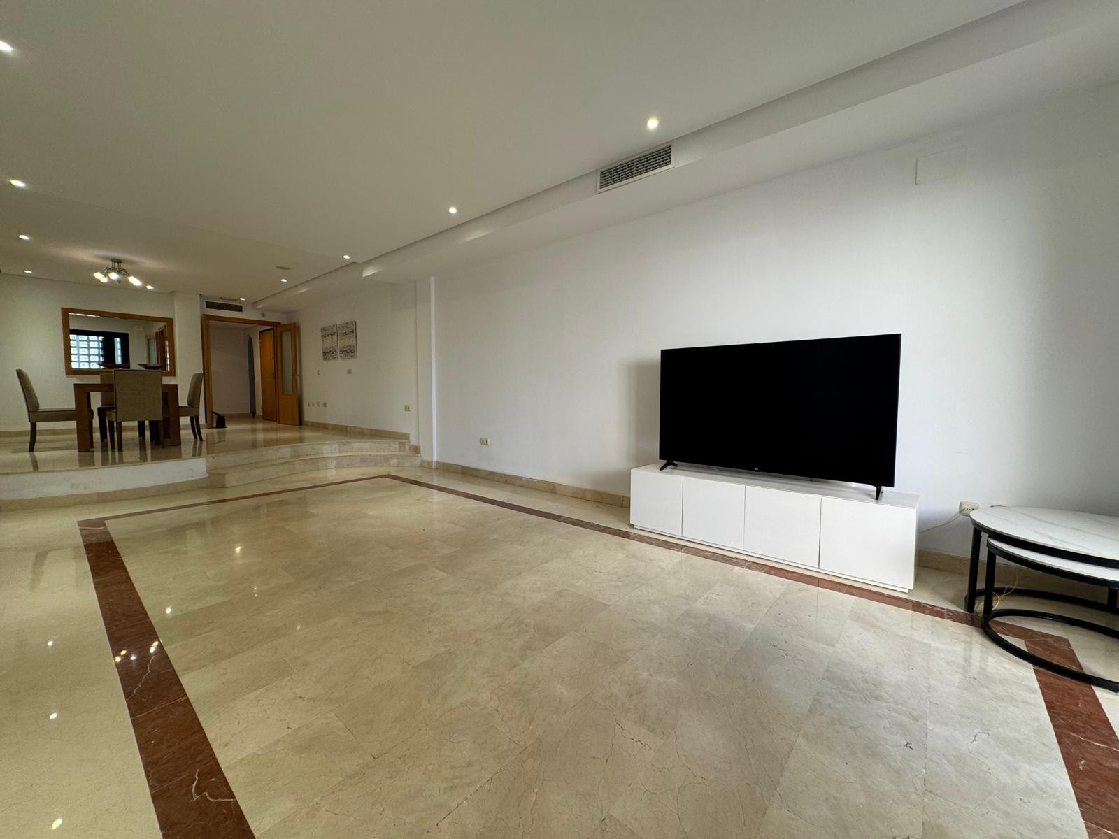 Piso de 2 Dormitorios en venta en Puerto Banús, Marbella