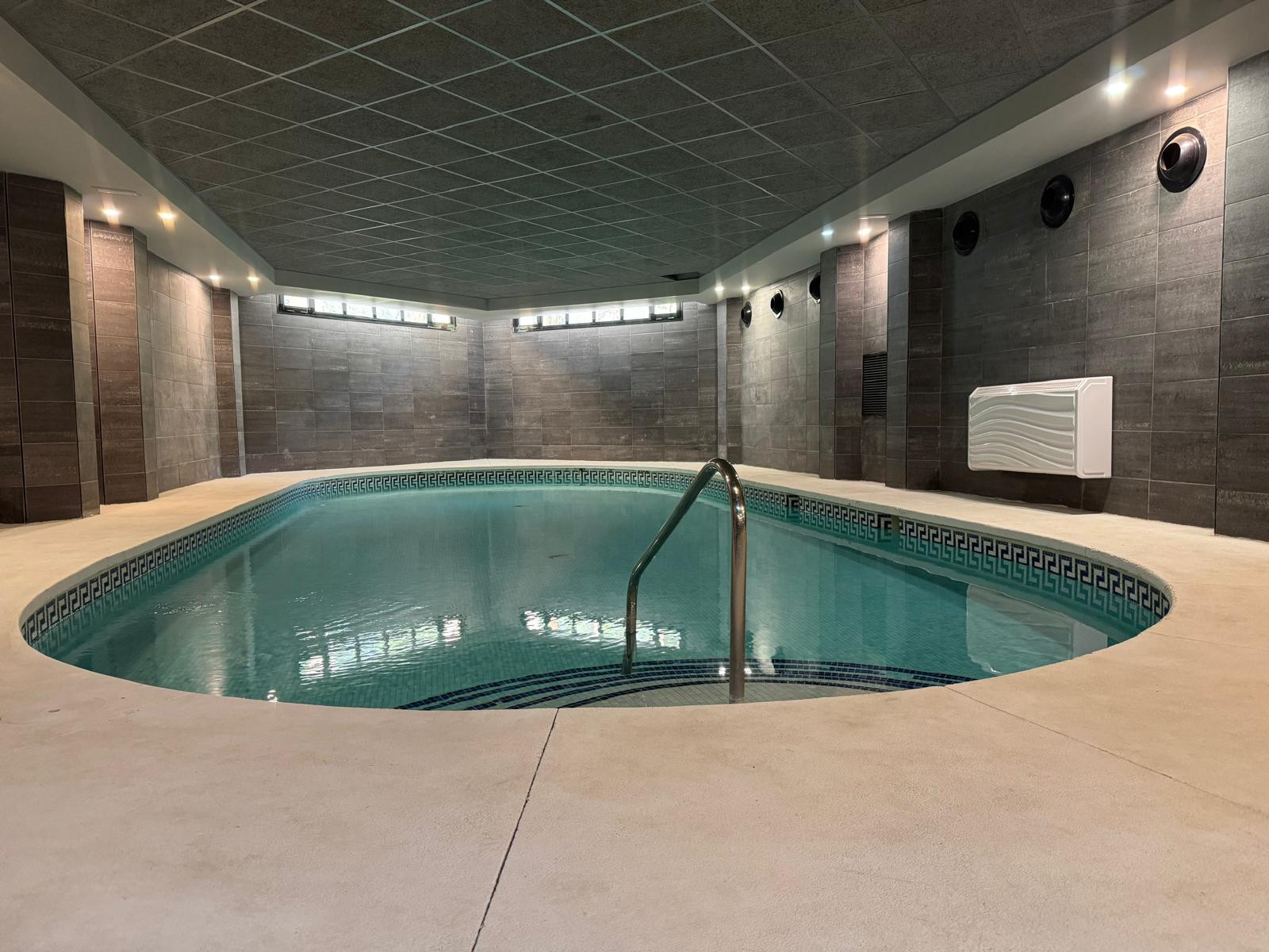 Piso de 2 Dormitorios en venta en Puerto Banús, Marbella