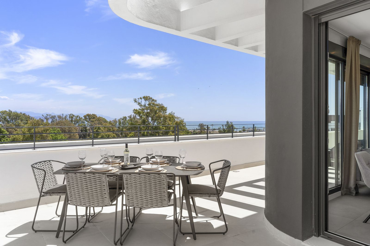 Ático de 2 Dormitorios y 2 Baños en venta en Torremolinos