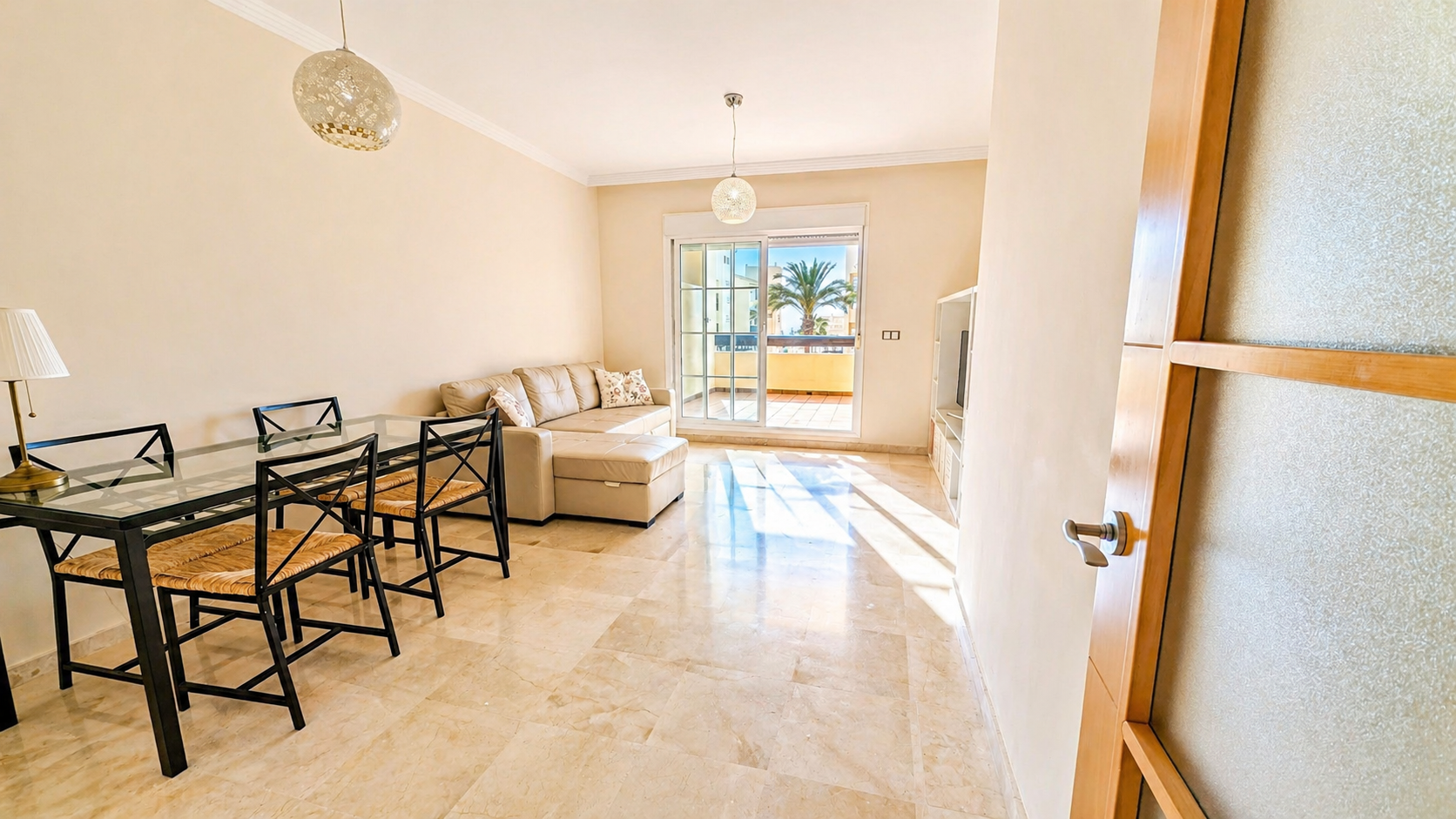 Piso de 2 Dormitorios en venta en Manilva
