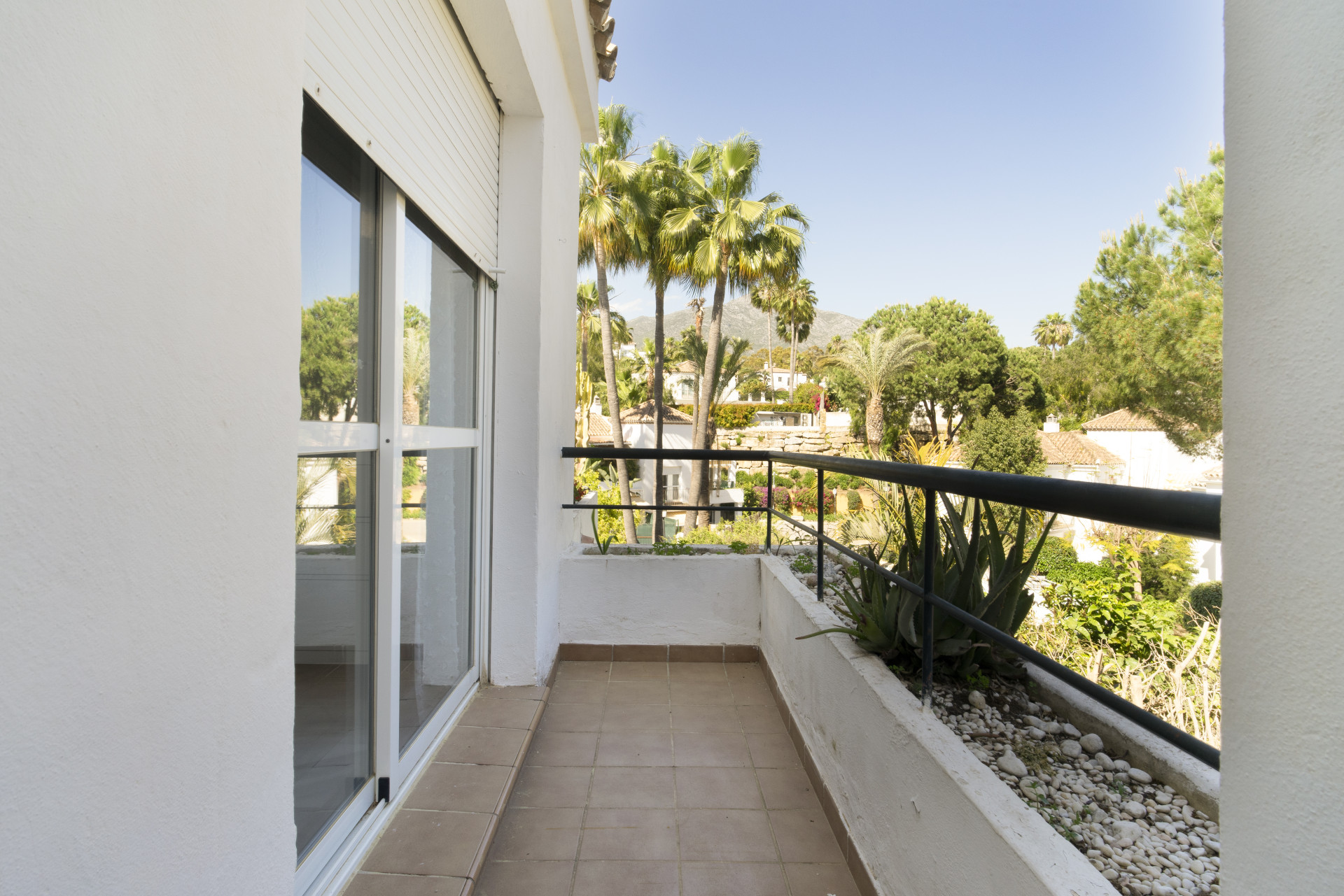 2 Bed, 2 Bath - Apartment for Sale in Nueva Andalucia, Marbella