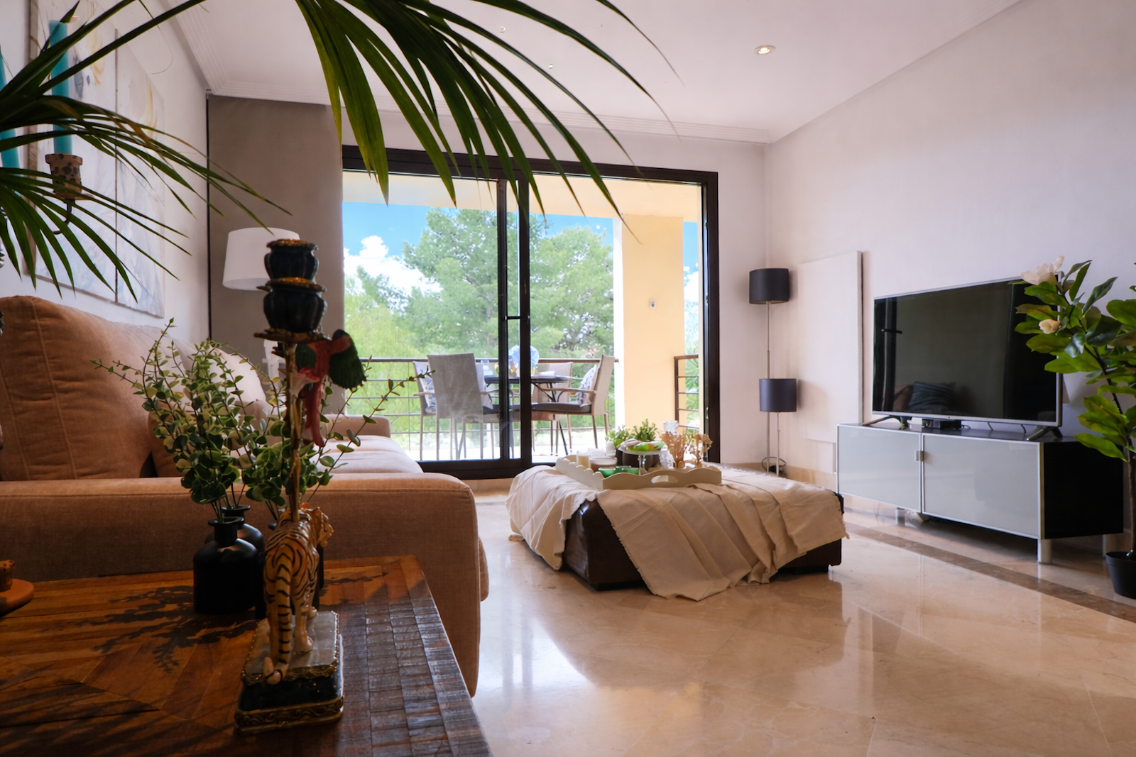 Piso de 2 Dormitorios en venta en Los Arqueros, Benahavís