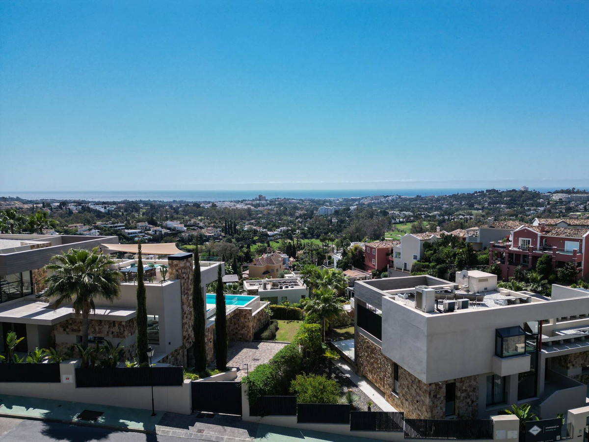 Piso de 2 Dormitorios en venta en Nueva Andalucía, Marbella