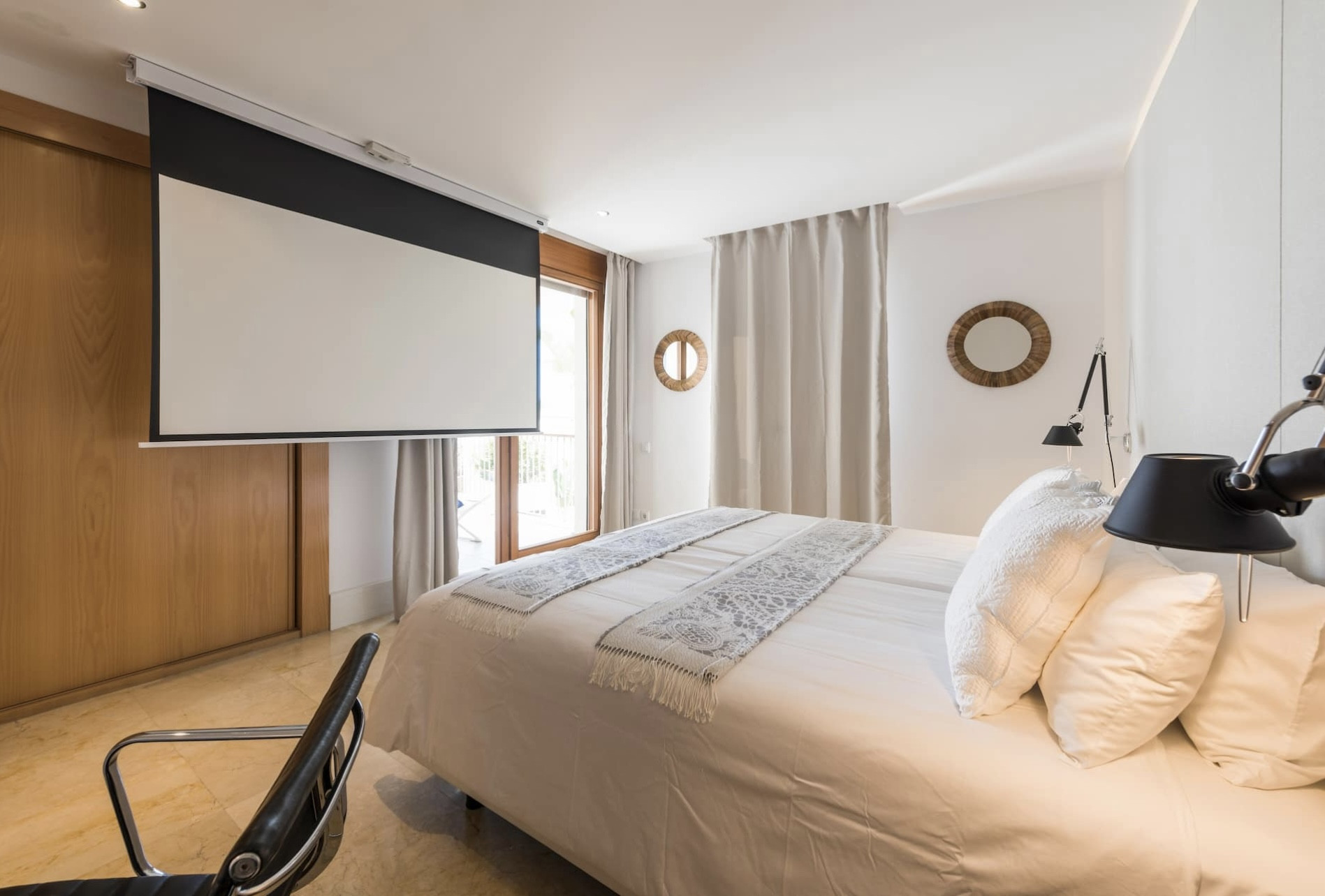 Casa Adosada de 2 Dormitorios en alquiler en Los Monteros, Marbella