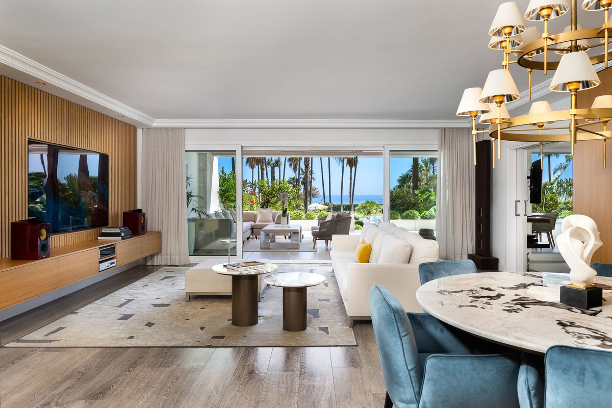 Piso de 3 Dormitorios y 3 Baños en venta en Puerto Banús, Marbella