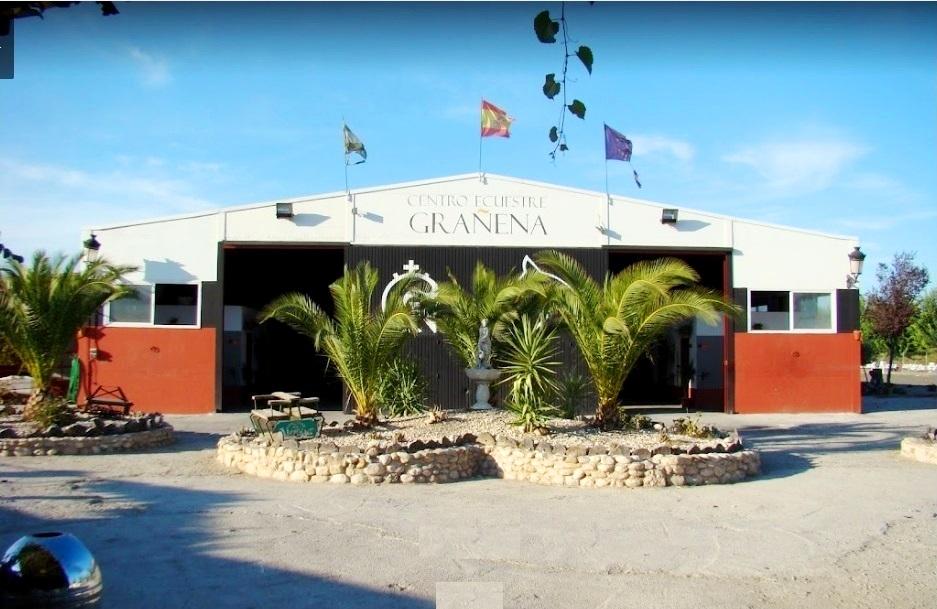 2 Bed, 4 Bath - Country House for Sale in Jaen