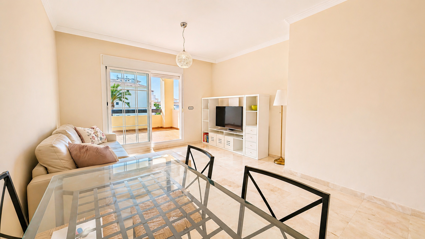 Piso de 2 Dormitorios en venta en Manilva