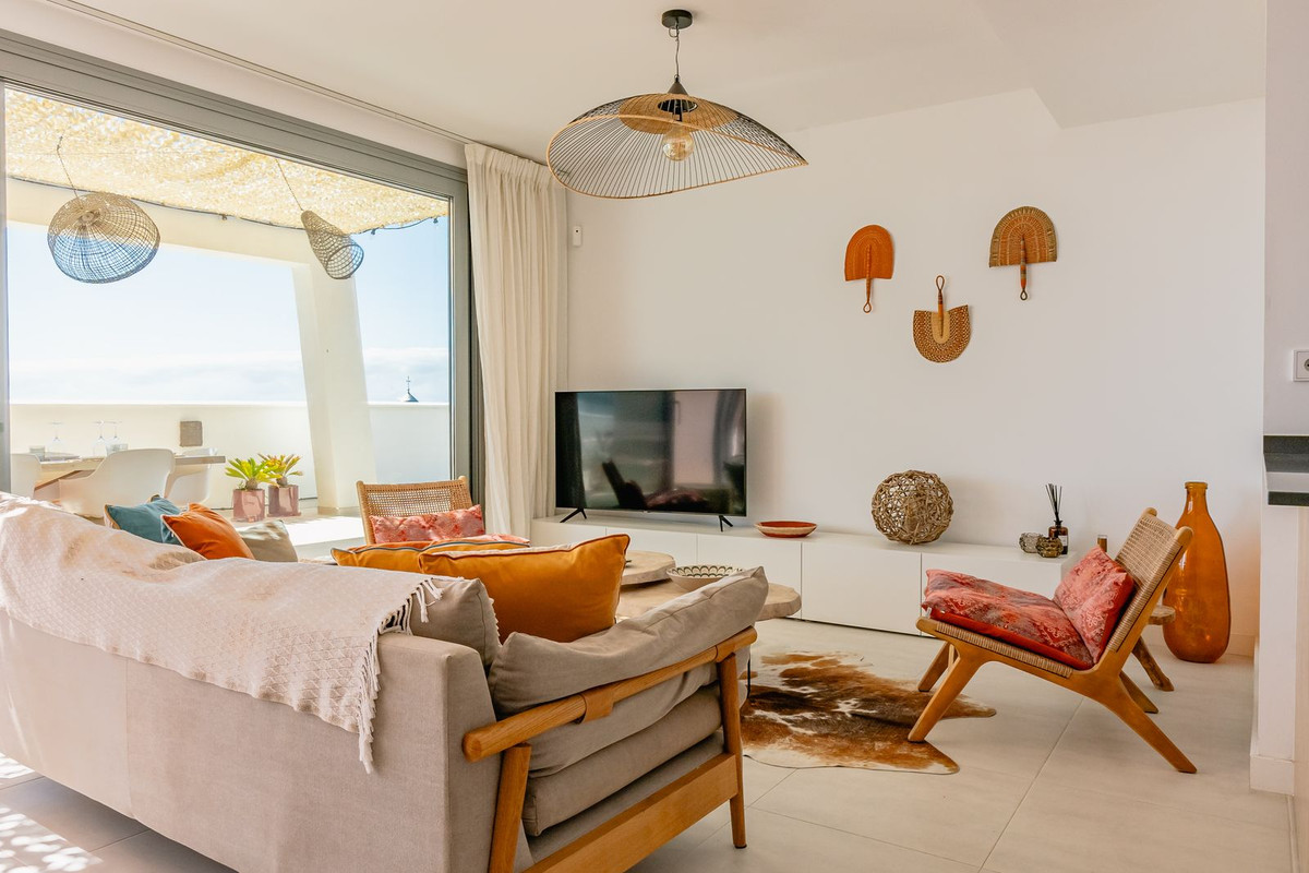 4 Bed - Apartment Holiday Rental in Estepona
