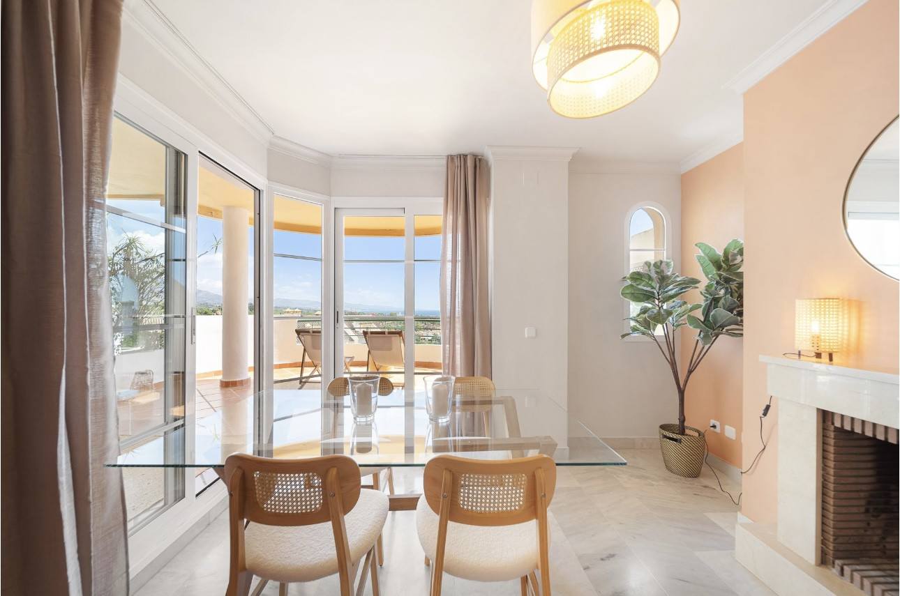 Piso de 2 Dormitorios en alquiler en Nueva Andalucía, Marbella