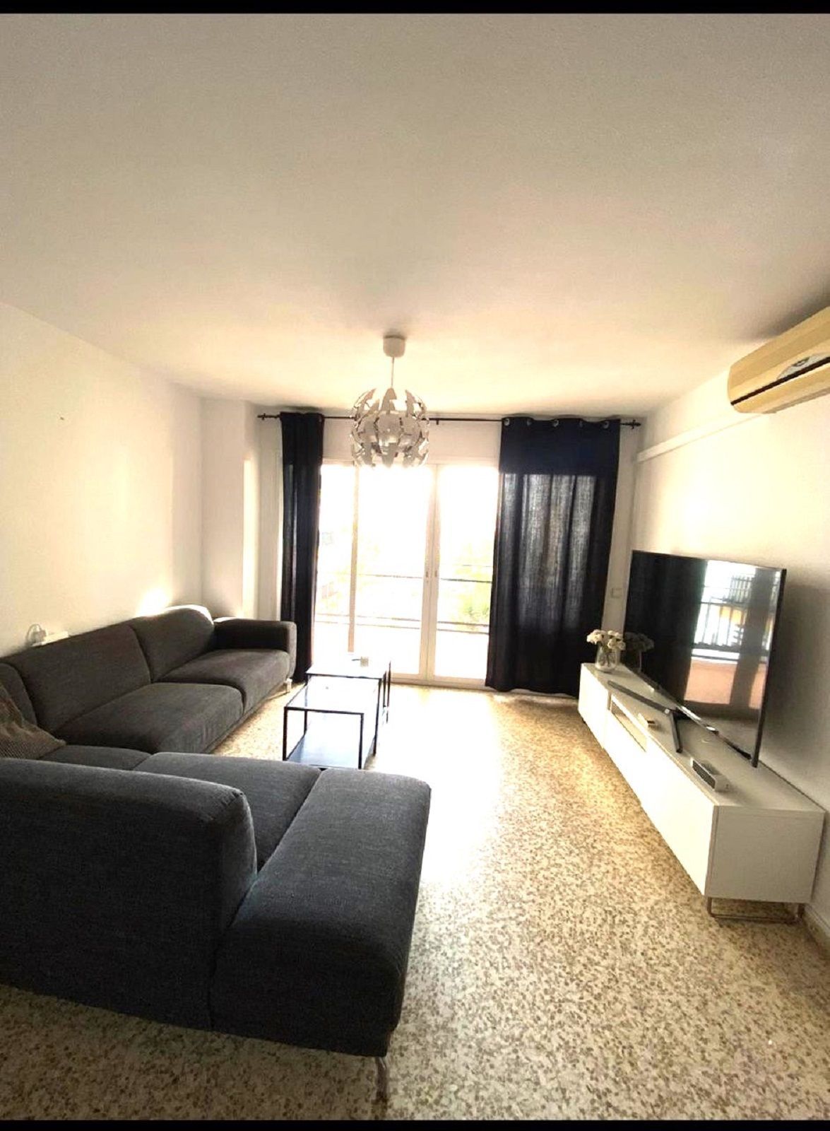 Piso de 3 Dormitorios y 2 Baños en venta en Las Lagunas de Mijas