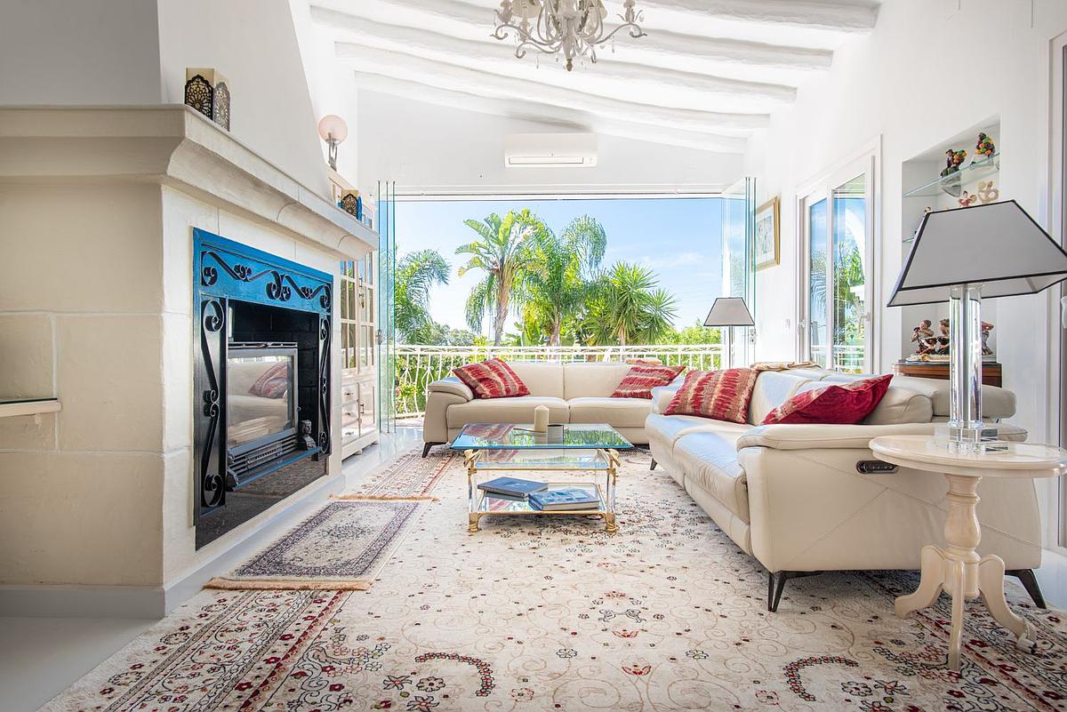 Casa de 4 Dormitorios y 4 Baños en venta en Estepona