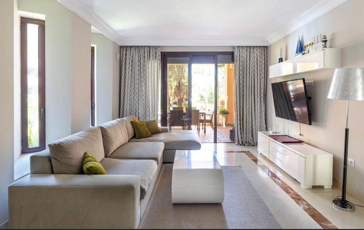 Piso de 2 Dormitorios en venta en San Pedro de Alcántara