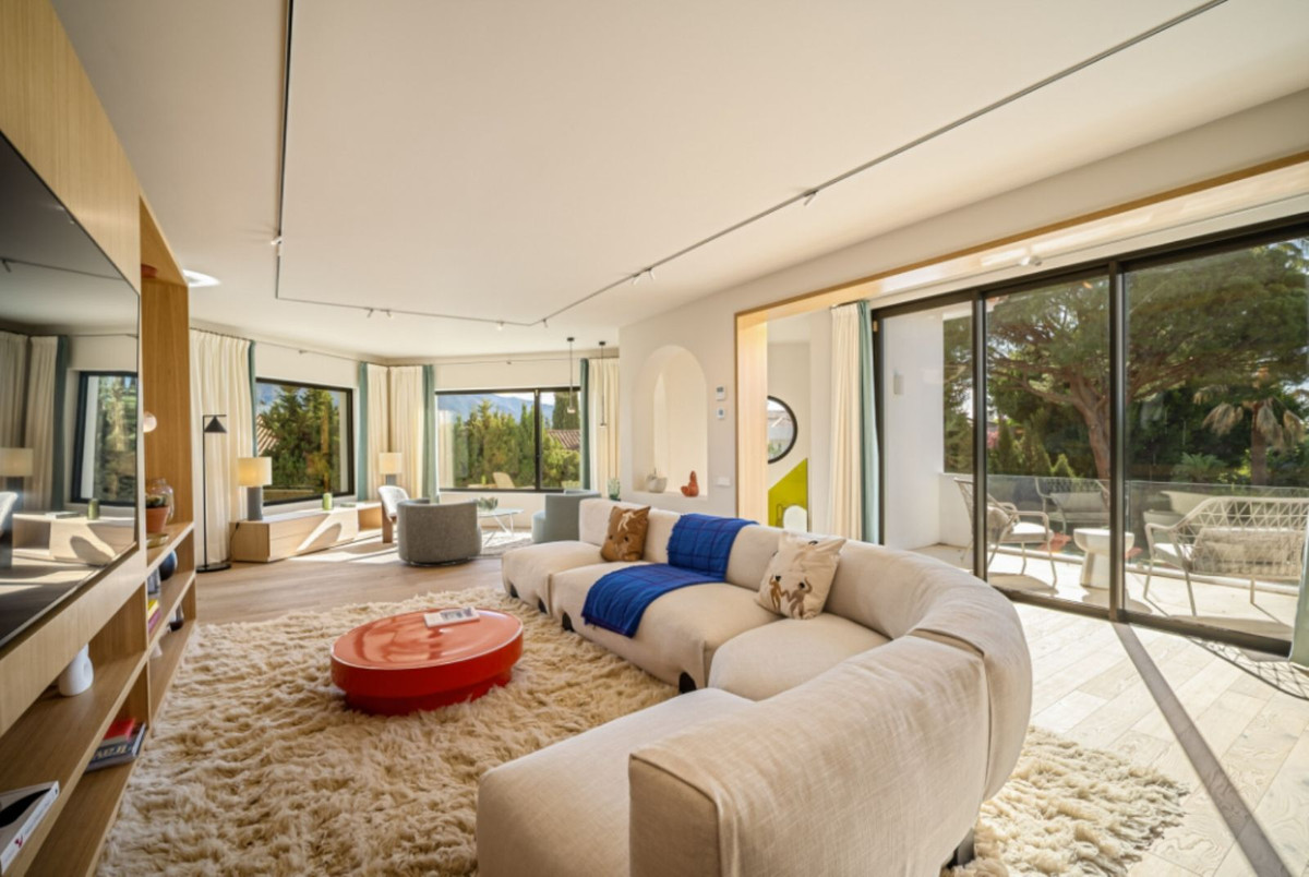 4 Bed - Villa for Sale in Nueva Andalucia, Marbella