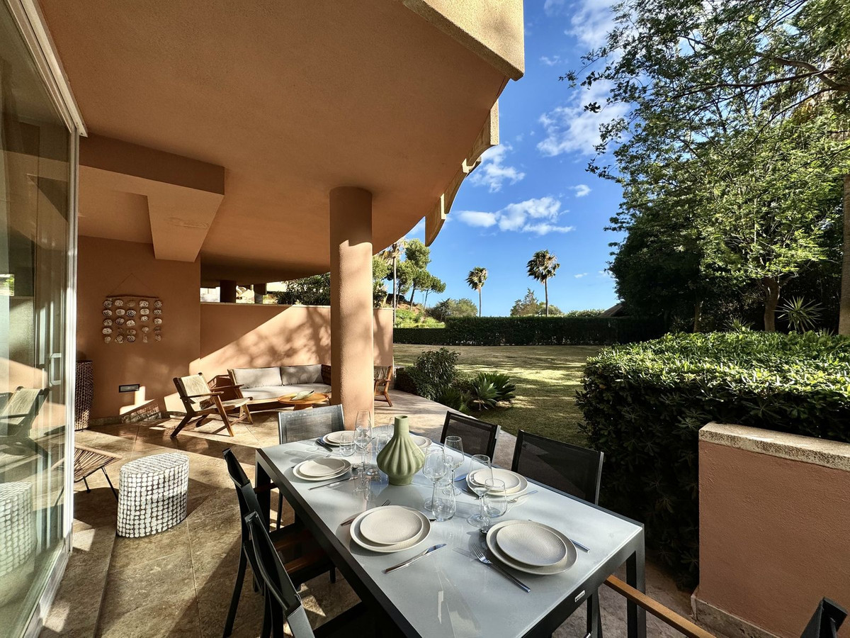 Piso de 2 Dormitorios y 2 Baños en alquiler vacacional en Nueva Andalucía, Marbella
