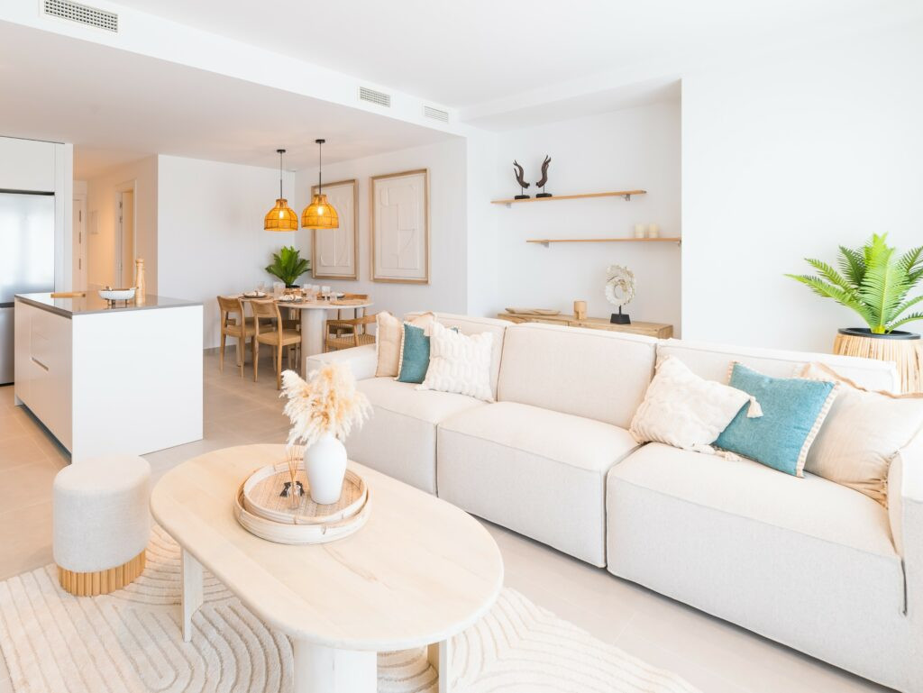 Piso de 3 Dormitorios en venta en Cancelada, Estepona