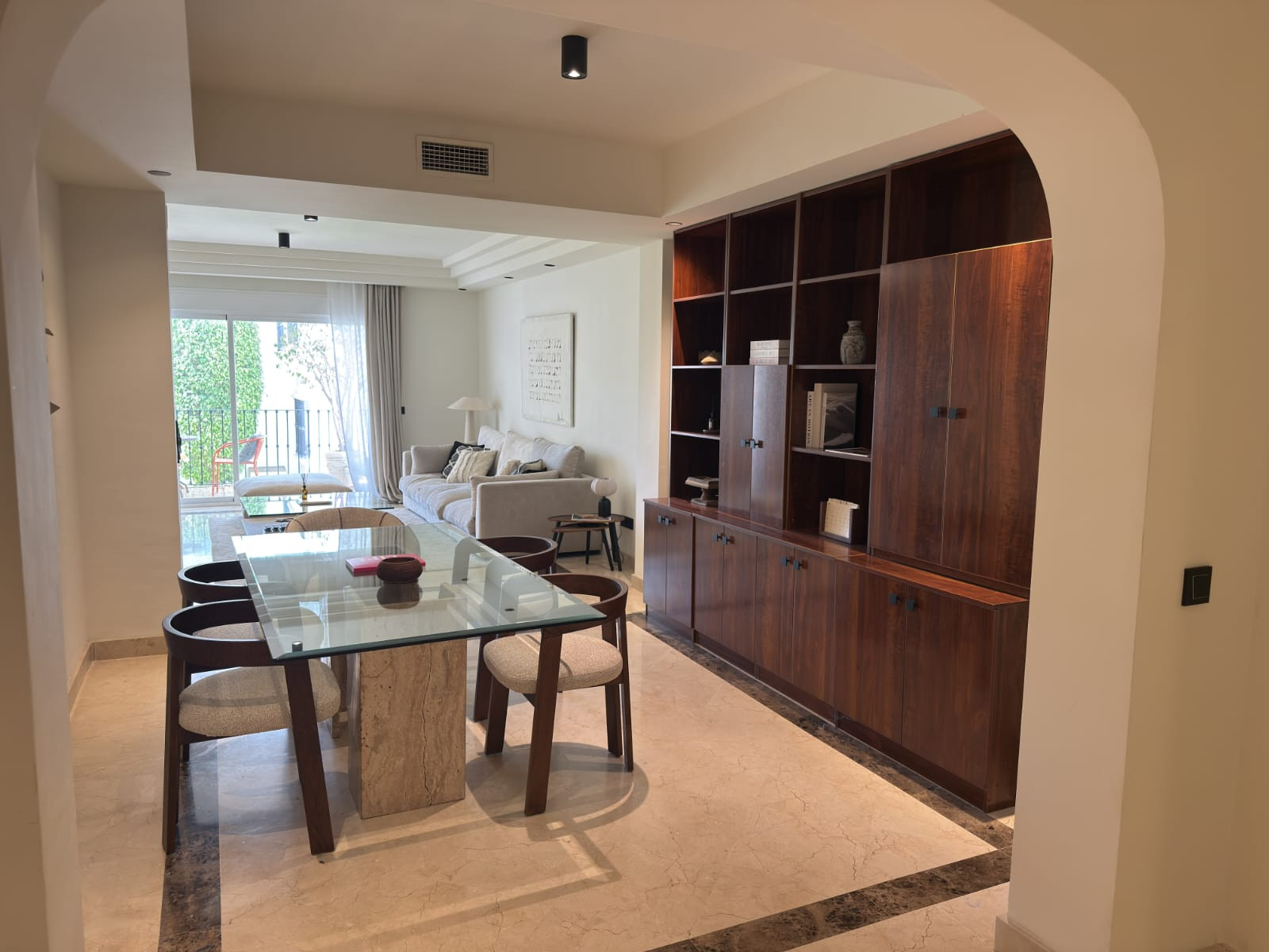 Piso de 3 Dormitorios y 3 Baños en alquiler en Sierra Blanca, Marbella