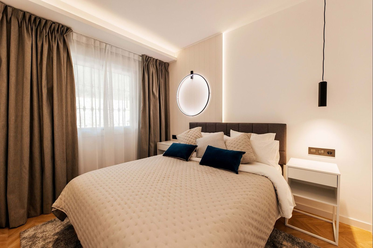 Ático de 3 Dormitorios y 3 Baños en venta en La Quinta, Benahavís