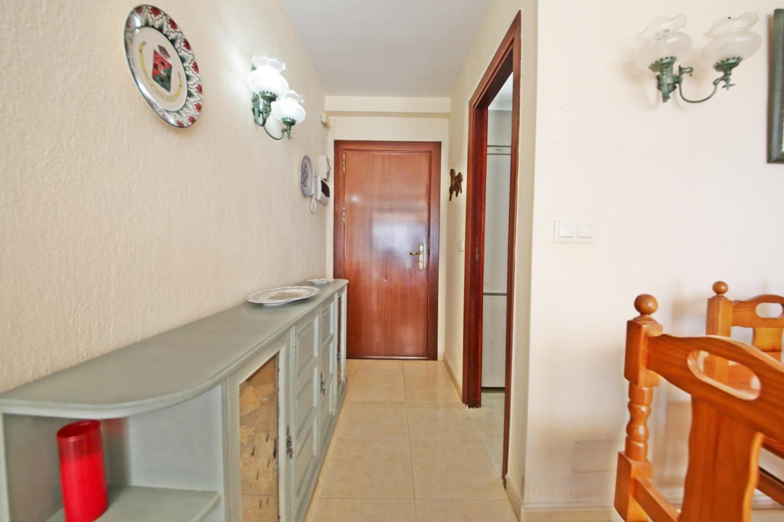Piso de 2 Dormitorios y 1 Baño en venta en Carvajal, Fuengirola