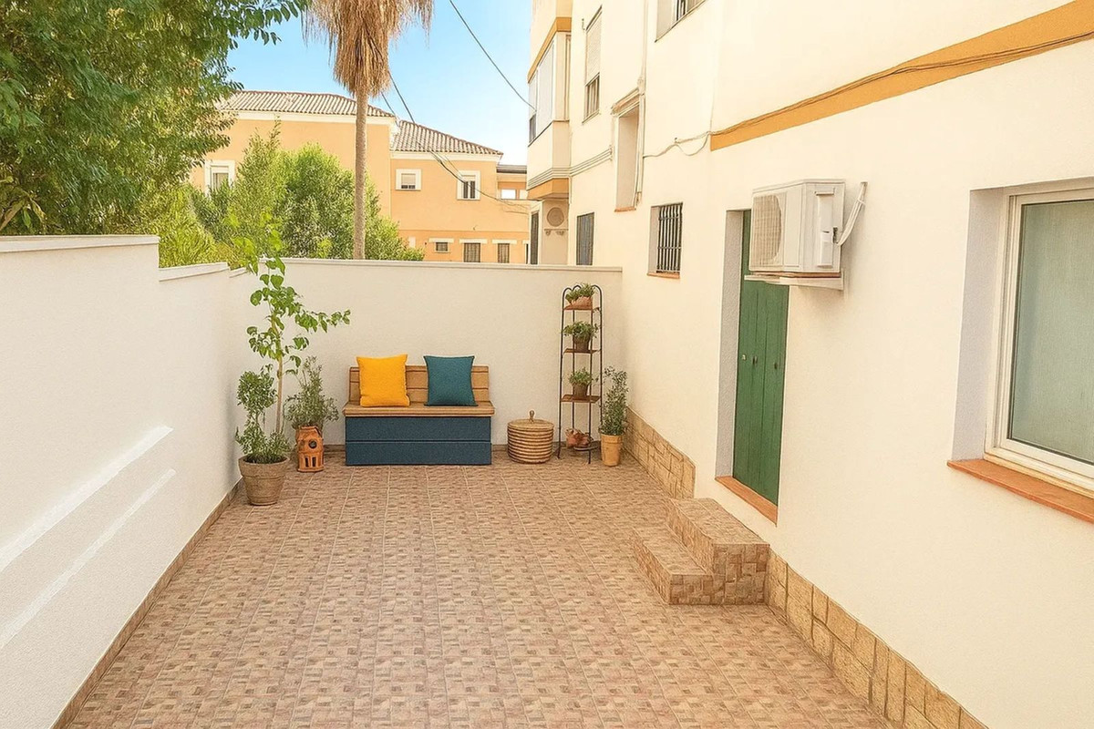3 Bed, 2 Bath - Apartment for Sale in Benalmadena Costa