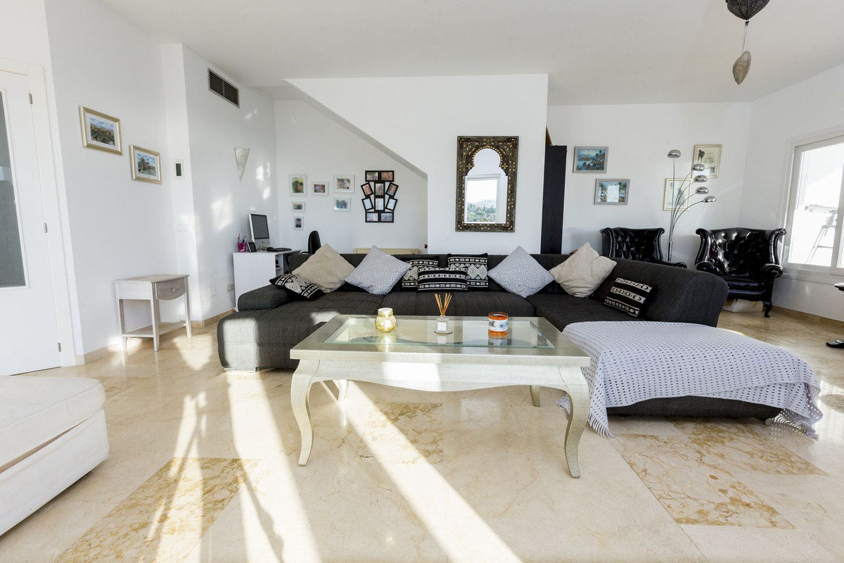 5 Bed, 4 Bath - Villa for Sale in La Cala de Mijas
