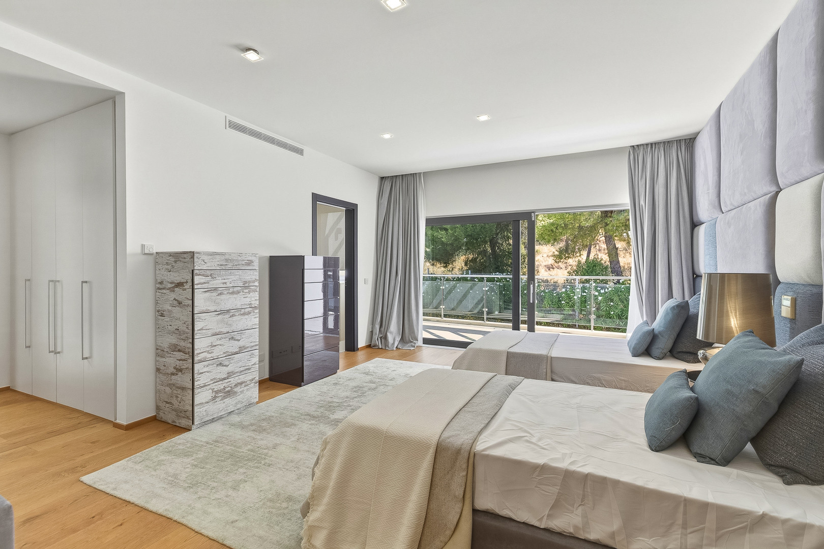 3 υπνοδωμάτια, 4 μπάνια - Βίλα προς πώληση σε Sierra Blanca, Marbella