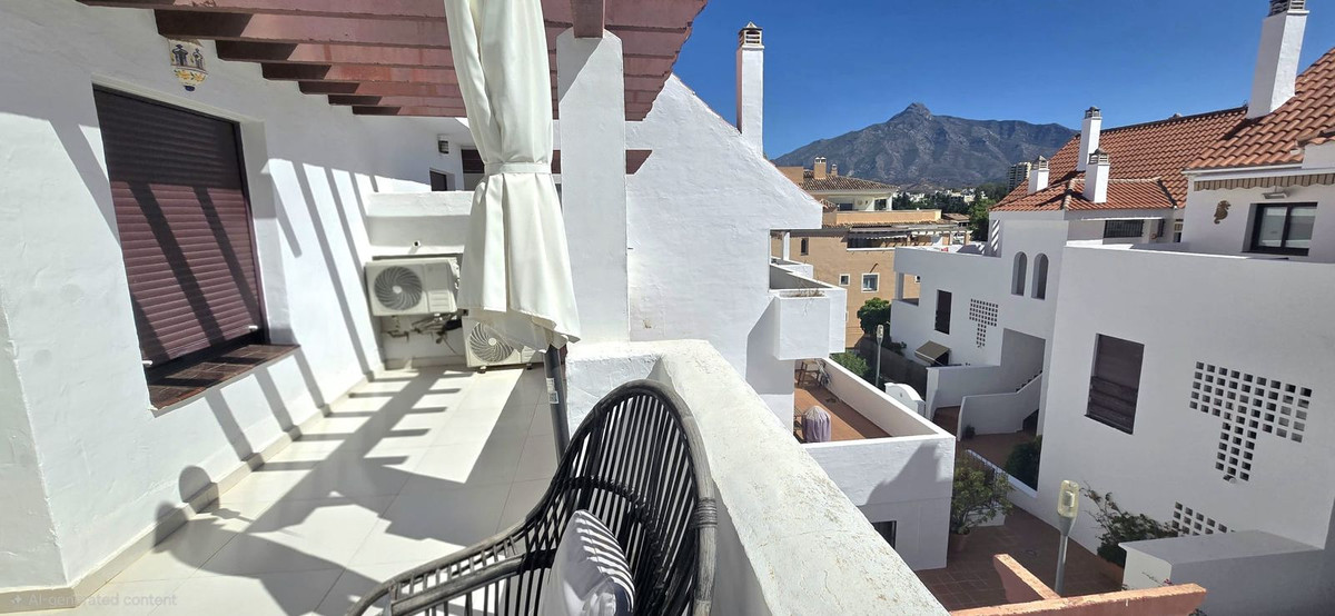 Piso de 3 Dormitorios y 2 Baños en venta en Nueva Andalucía, Marbella