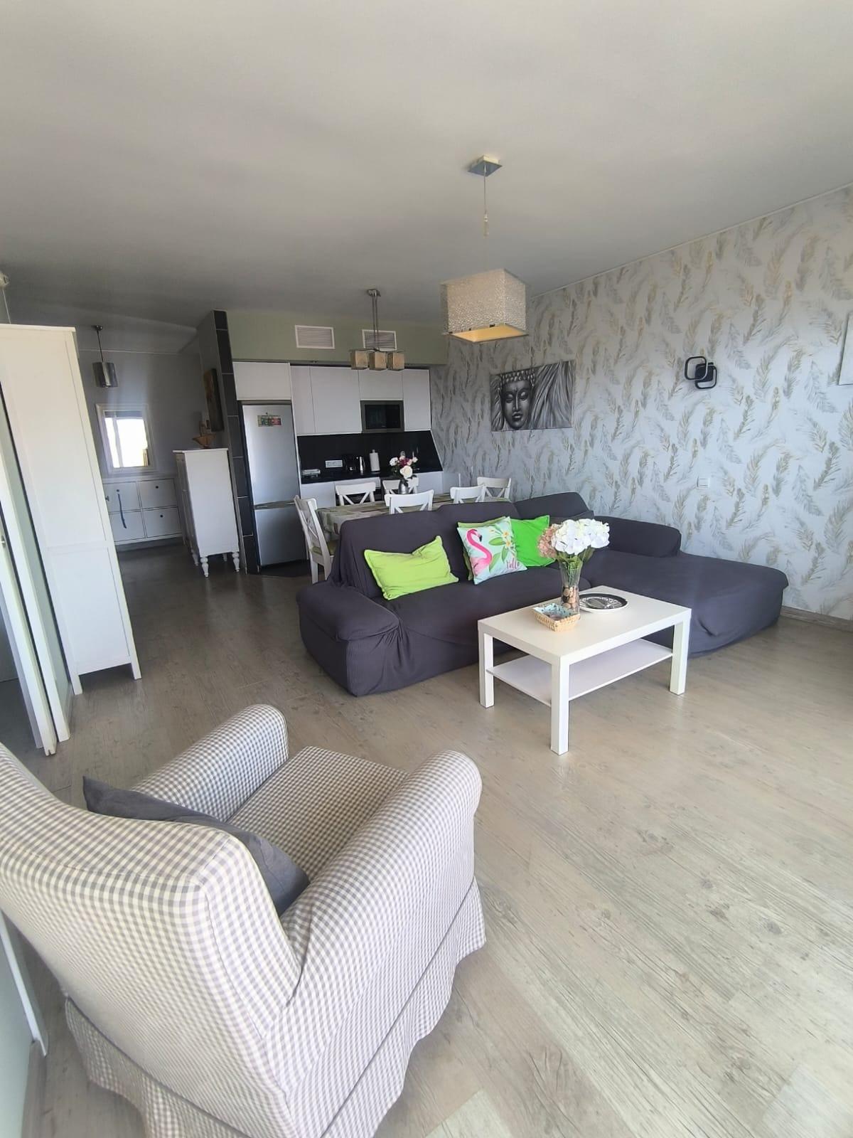 Ático de 3 Dormitorios en venta en Puerto Deportivo, Fuengirola