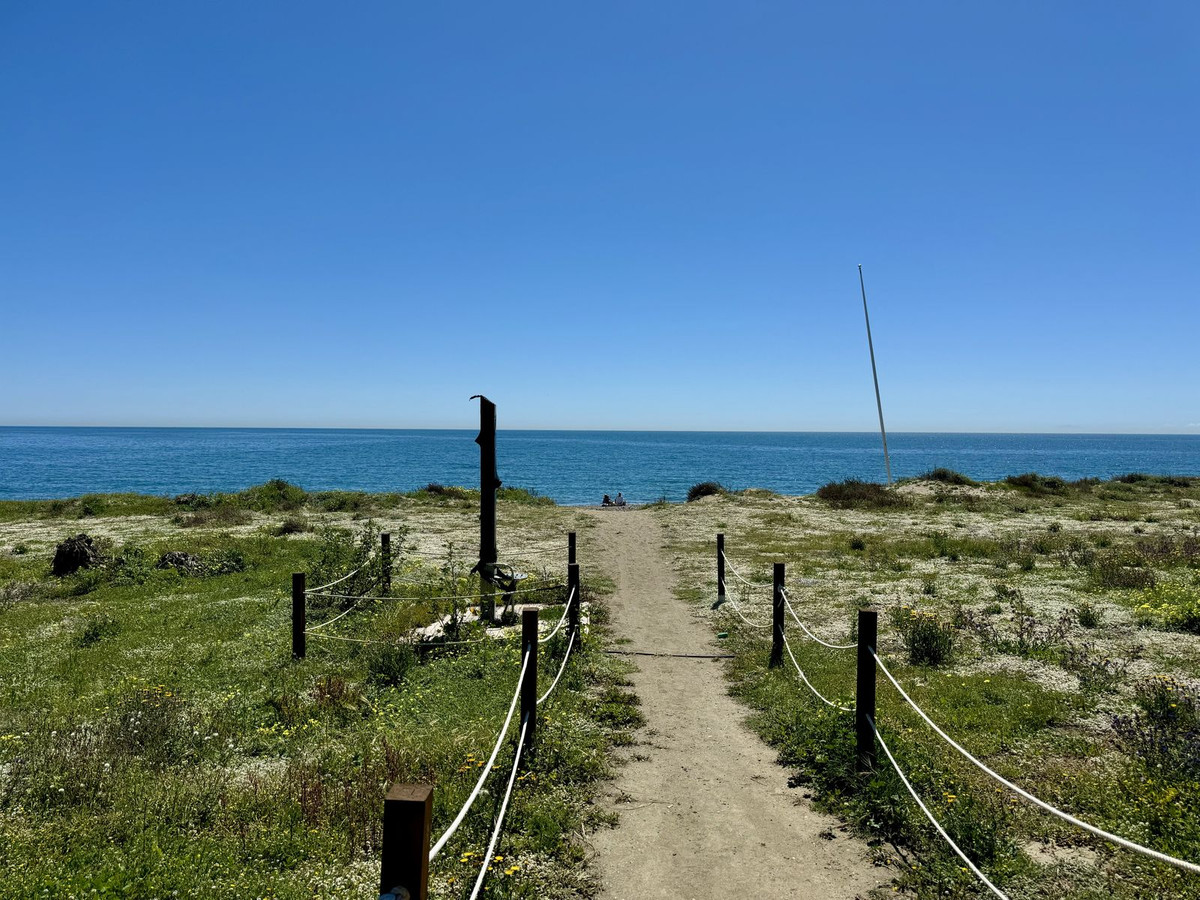 Piso de 2 Dormitorios y 2 Baños en alquiler vacacional en Cancelada, Estepona