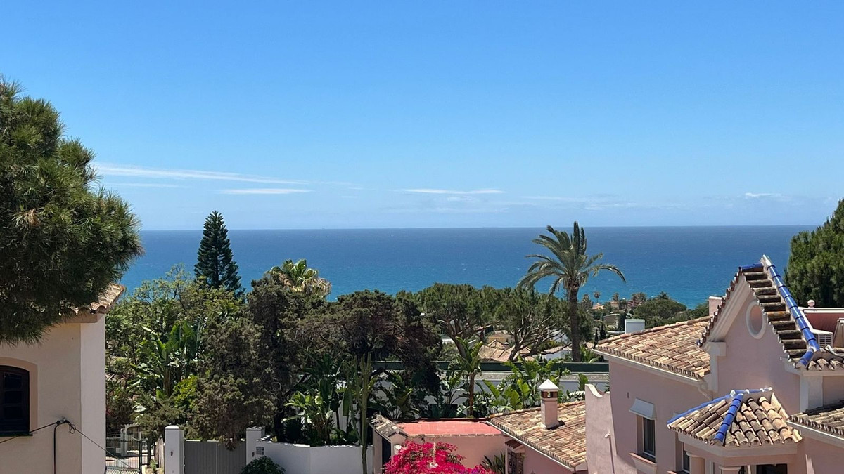 Casa de 4 Dormitorios y 3 Baños en venta en Marbesa, Marbella