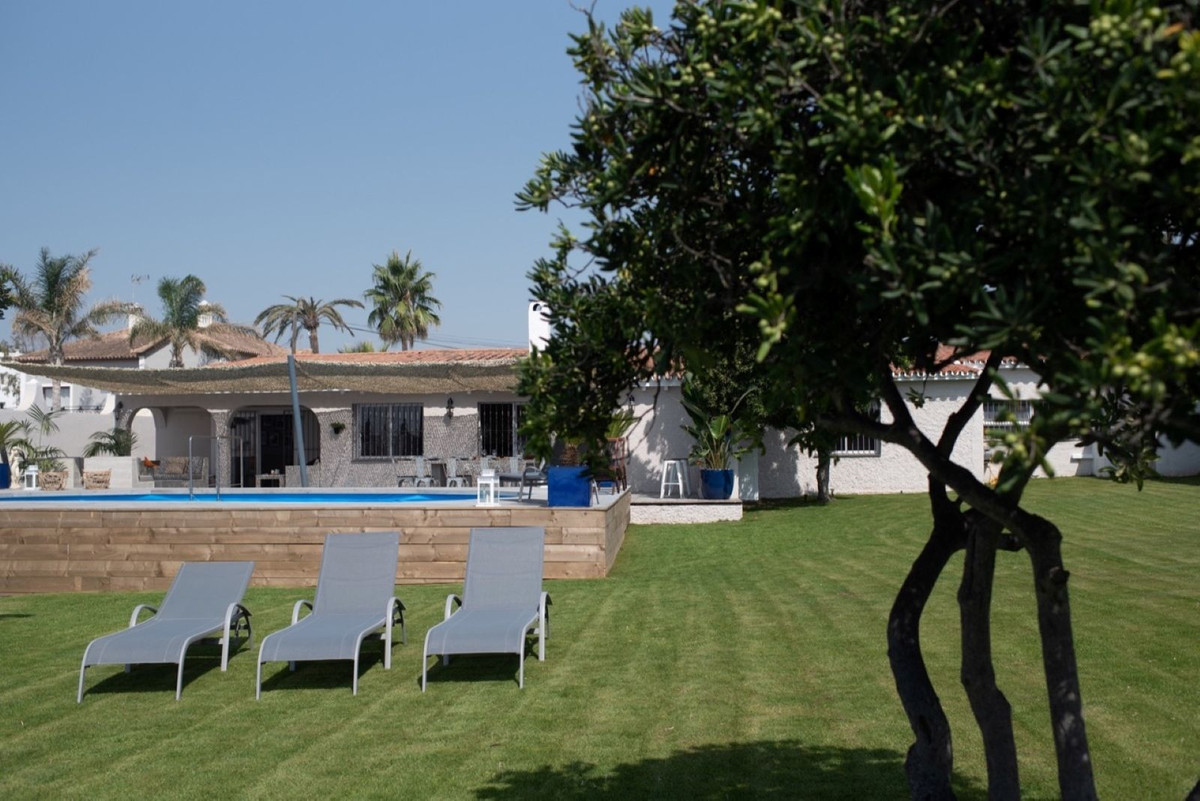 4 Bed - Villa Holiday Rental in San Pedro de Alcántara