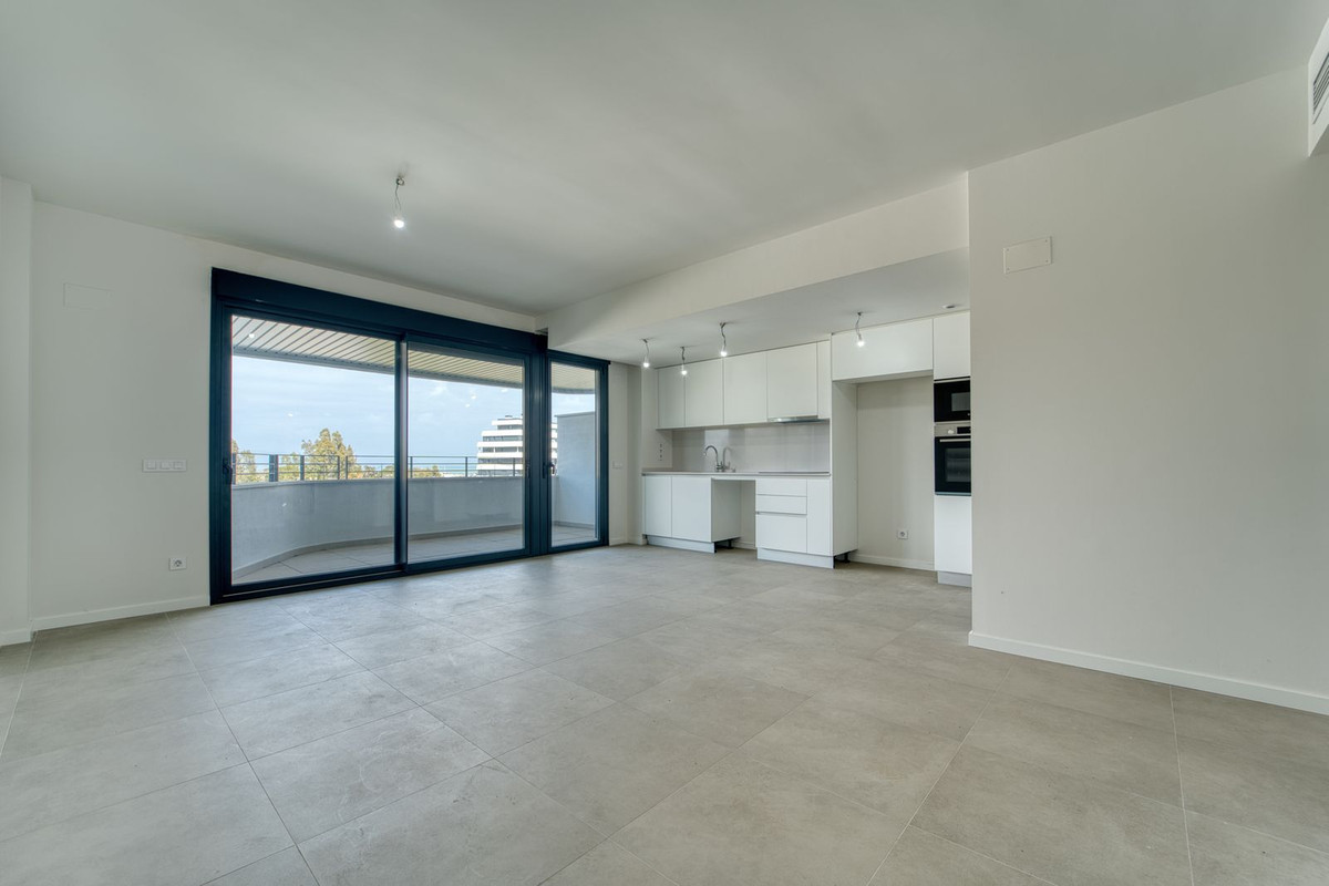 Piso de 2 Dormitorios y 2 Baños en venta en Torremolinos